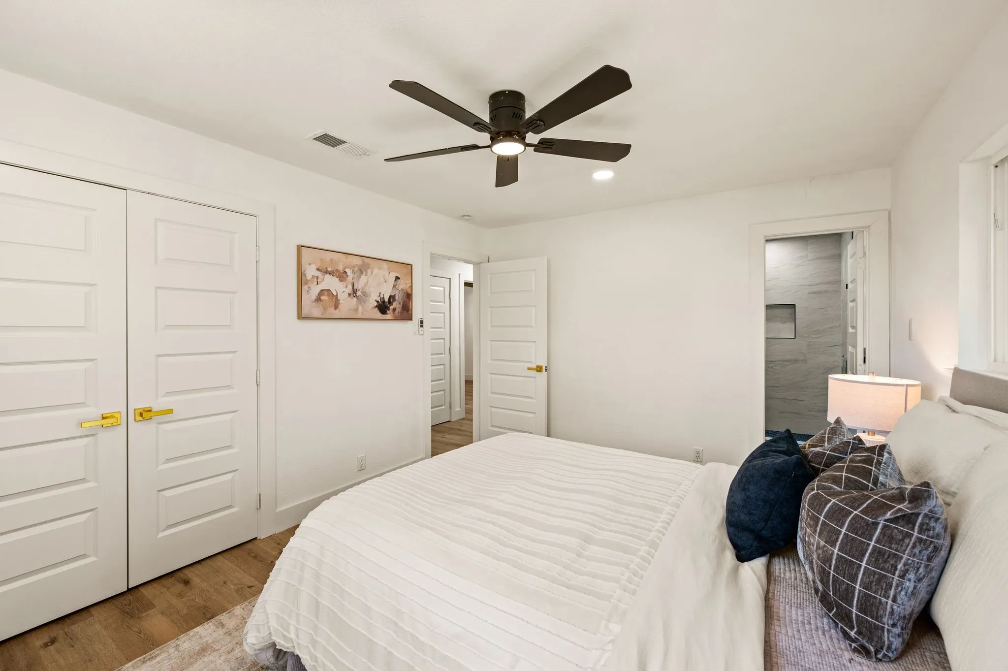 Single Family Residence For Sale in Tarrant County , 1500 Roberts Cut Off Road, River Oaks, Texas 76114, 4 Bedroom, 2 Bathroom, 2 Garage spaces, 2,040 Sqft, built in 1963, mls#21414976, Real Estate Agent in River Oaks, Homes For Sale in Tarrant county, Homes For Sale in River Oaks, Realtor in River Oaks Texas, Real Estate Brokerage Independent Realty Texas, Luminita Cordes Realtor