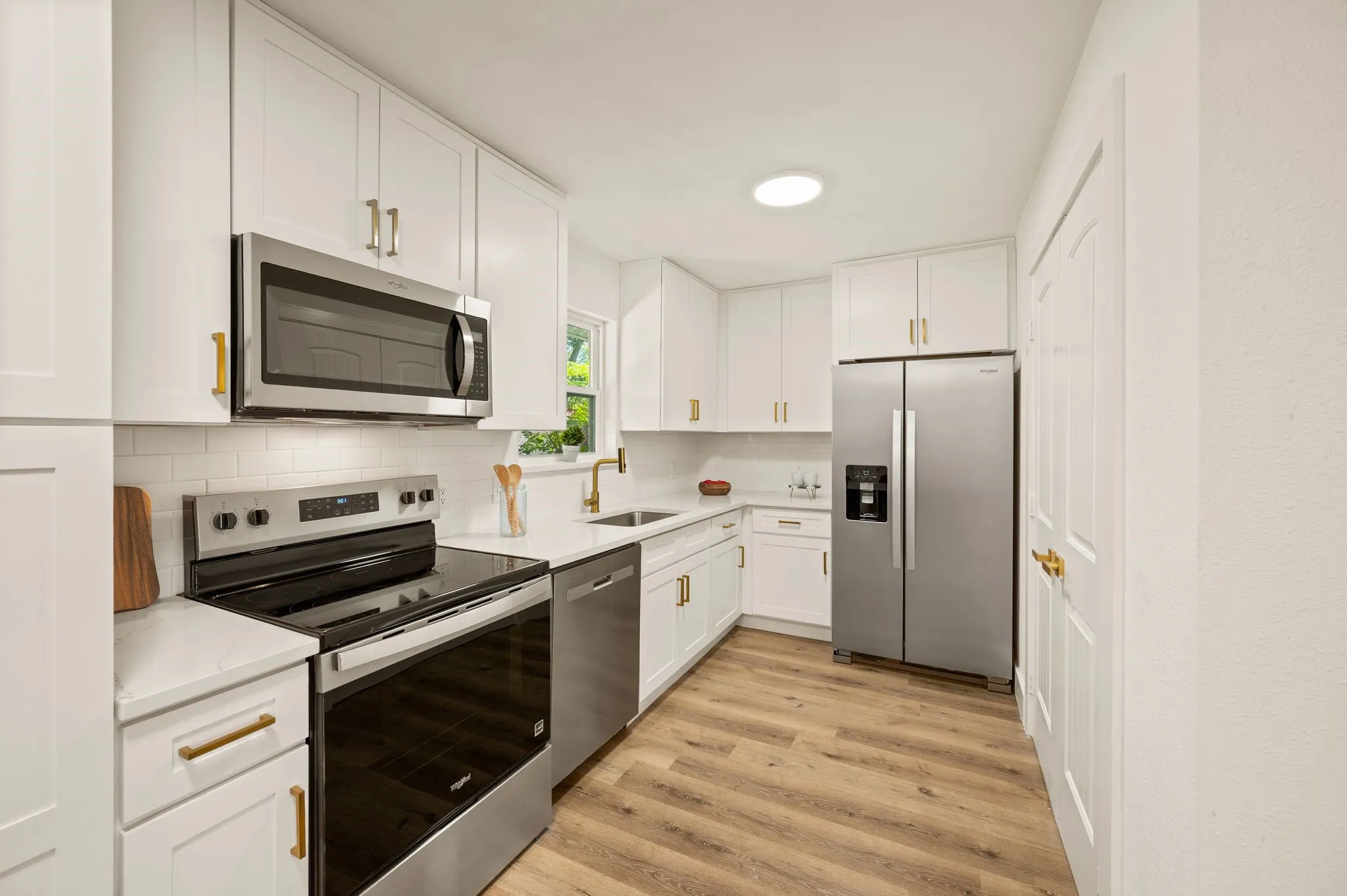 Single Family Residence For Sale in Tarrant County , 1500 Roberts Cut Off Road, River Oaks, Texas 76114, 4 Bedroom, 2 Bathroom, 2 Garage spaces, 2,040 Sqft, built in 1963, mls#21414976, Real Estate Agent in River Oaks, Homes For Sale in Tarrant county, Homes For Sale in River Oaks, Realtor in River Oaks Texas, Real Estate Brokerage Independent Realty Texas, Luminita Cordes Realtor