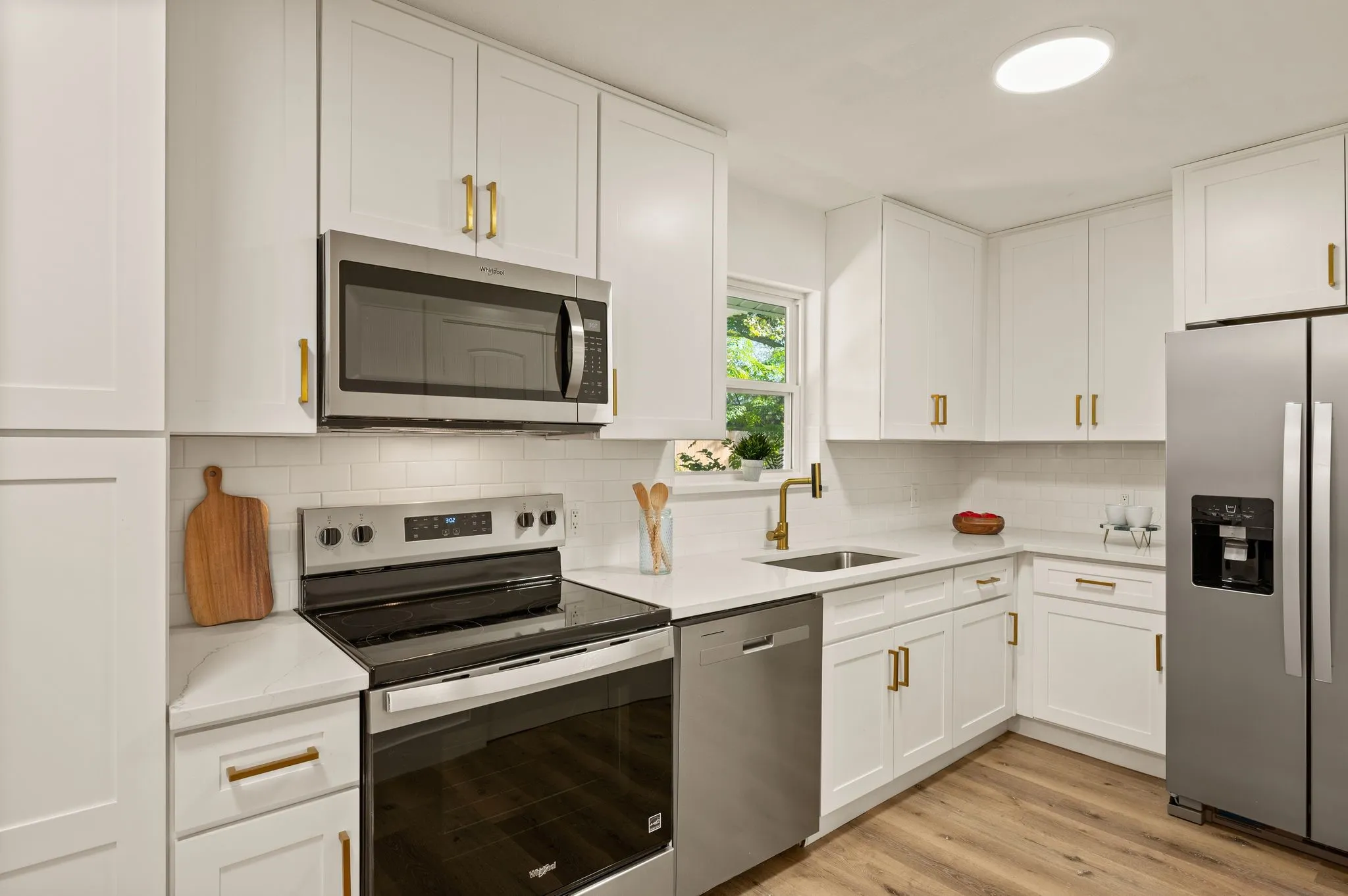Single Family Residence For Sale in Tarrant County , 1500 Roberts Cut Off Road, River Oaks, Texas 76114, 4 Bedroom, 2 Bathroom, 2 Garage spaces, 2,040 Sqft, built in 1963, mls#21414976, Real Estate Agent in River Oaks, Homes For Sale in Tarrant county, Homes For Sale in River Oaks, Realtor in River Oaks Texas, Real Estate Brokerage Independent Realty Texas, Luminita Cordes Realtor