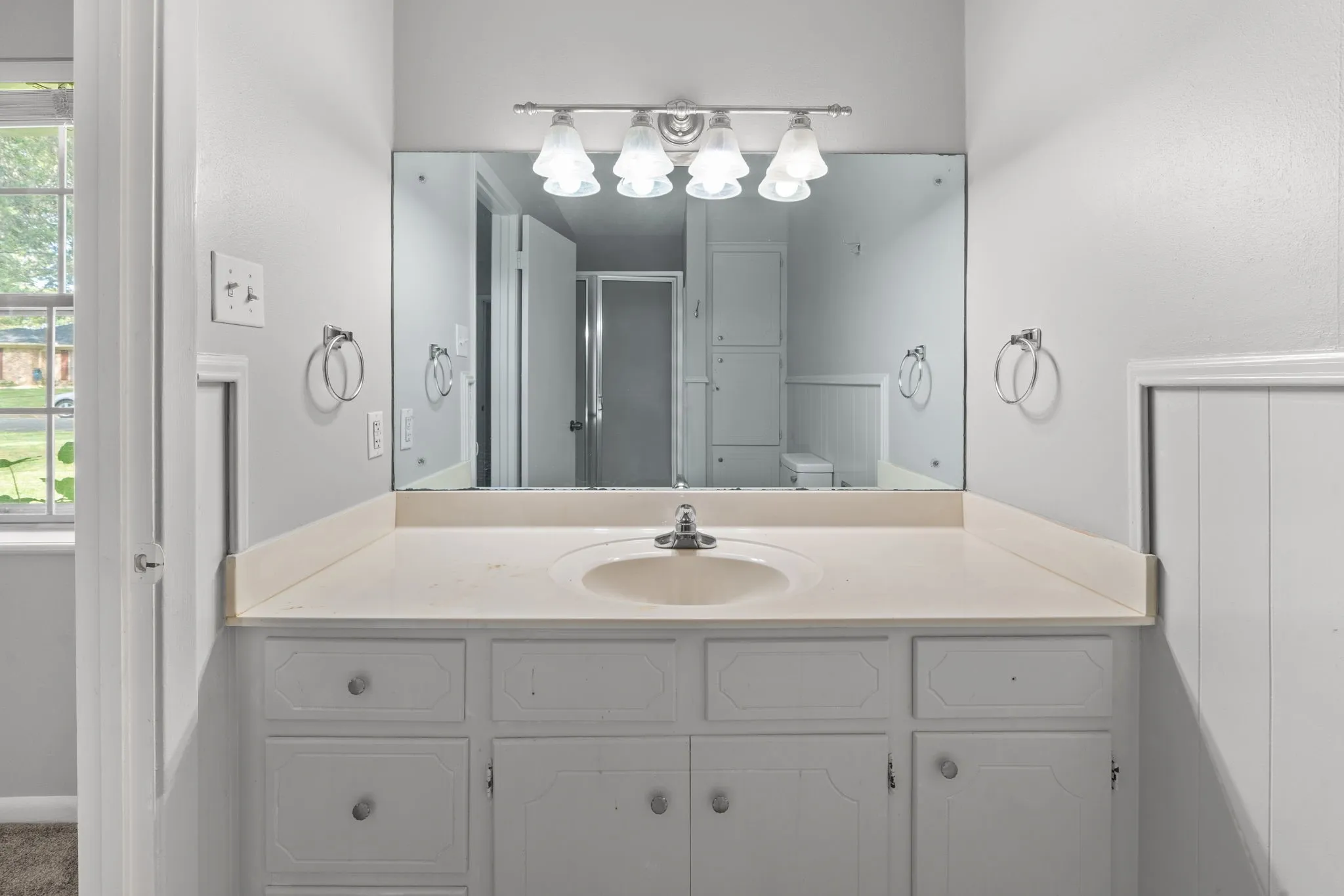 Single Family Residence For Sale in Smith County , 8307 Oxford Drive, Tyler, Texas 75703, 3 Bedroom, 2 Bathroom, 2 Garage spaces, 1,598 Sqft, built in 1975, mls#21416138, Real Estate Agent in Tyler, Homes For Sale in Smith county, Homes For Sale in Tyler, Realtor in Tyler Texas, Real Estate Brokerage Independent Realty Texas, Luminita Cordes Realtor