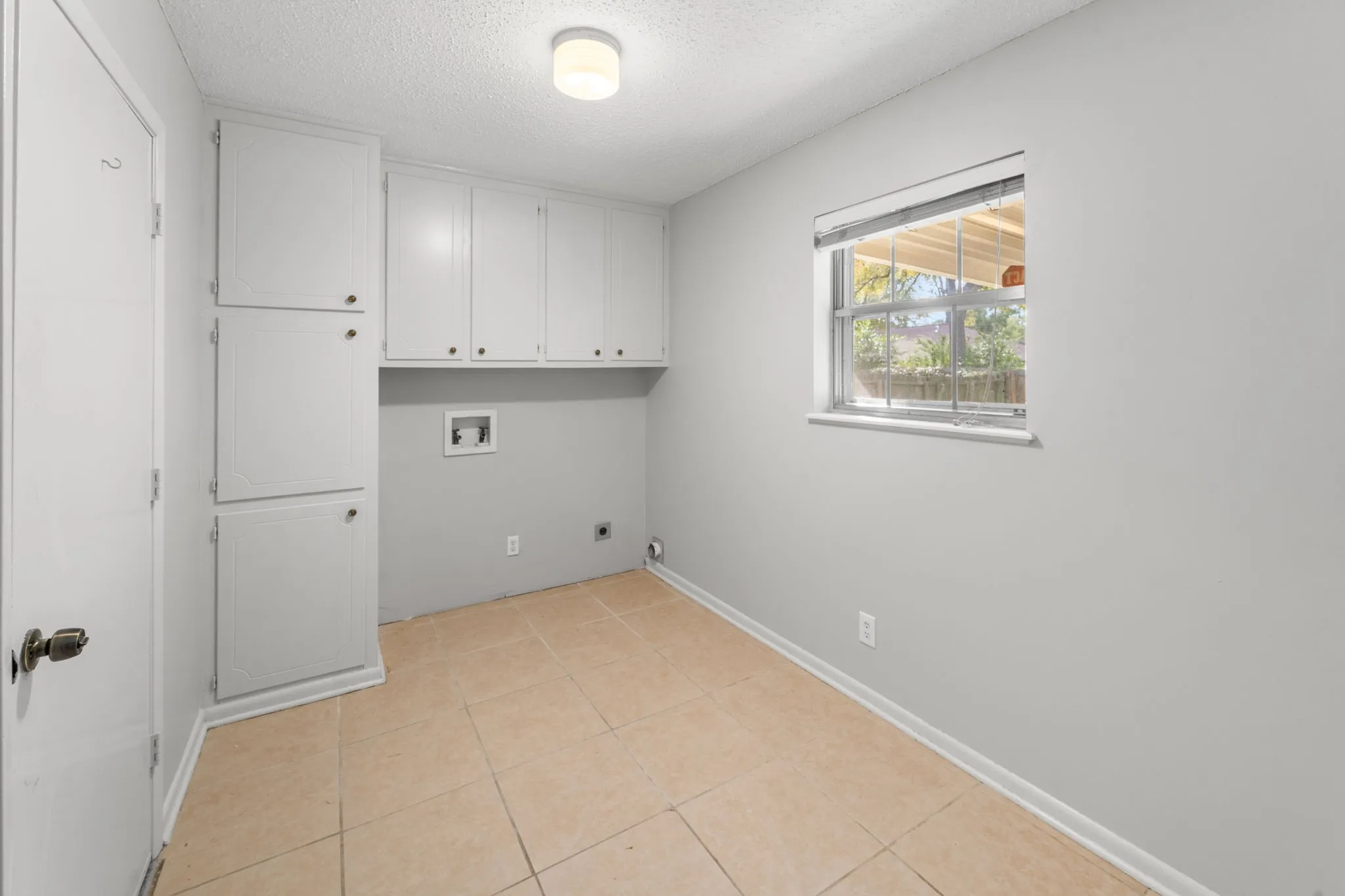 Single Family Residence For Sale in Smith County , 8307 Oxford Drive, Tyler, Texas 75703, 3 Bedroom, 2 Bathroom, 2 Garage spaces, 1,598 Sqft, built in 1975, mls#21416138, Real Estate Agent in Tyler, Homes For Sale in Smith county, Homes For Sale in Tyler, Realtor in Tyler Texas, Real Estate Brokerage Independent Realty Texas, Luminita Cordes Realtor