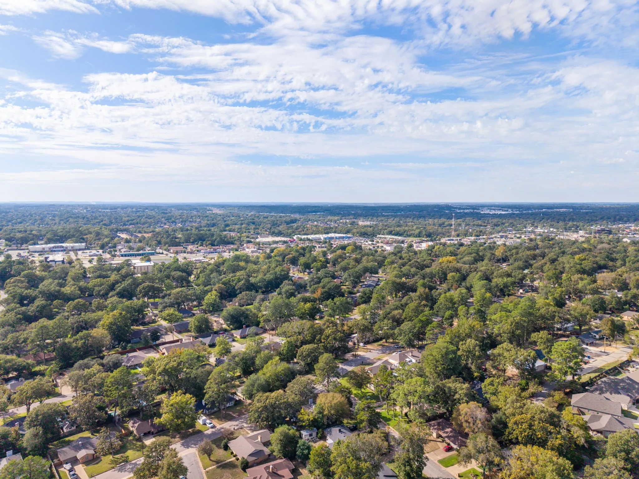 Single Family Residence For Sale in Smith County , 8307 Oxford Drive, Tyler, Texas 75703, 3 Bedroom, 2 Bathroom, 2 Garage spaces, 1,598 Sqft, built in 1975, mls#21416138, Real Estate Agent in Tyler, Homes For Sale in Smith county, Homes For Sale in Tyler, Realtor in Tyler Texas, Real Estate Brokerage Independent Realty Texas, Luminita Cordes Realtor