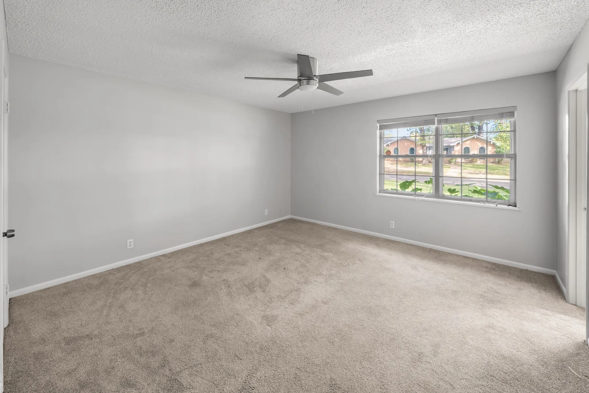 Single Family Residence For Sale in Smith County , 8307 Oxford Drive, Tyler, Texas 75703, 3 Bedroom, 2 Bathroom, 2 Garage spaces, 1,598 Sqft, built in 1975, mls#21416138, Real Estate Agent in Tyler, Homes For Sale in Smith county, Homes For Sale in Tyler, Realtor in Tyler Texas, Real Estate Brokerage Independent Realty Texas, Luminita Cordes Realtor