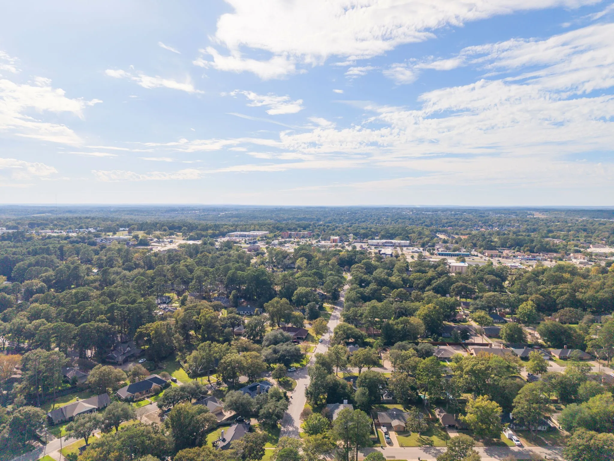 Single Family Residence For Sale in Smith County , 8307 Oxford Drive, Tyler, Texas 75703, 3 Bedroom, 2 Bathroom, 2 Garage spaces, 1,598 Sqft, built in 1975, mls#21416138, Real Estate Agent in Tyler, Homes For Sale in Smith county, Homes For Sale in Tyler, Realtor in Tyler Texas, Real Estate Brokerage Independent Realty Texas, Luminita Cordes Realtor