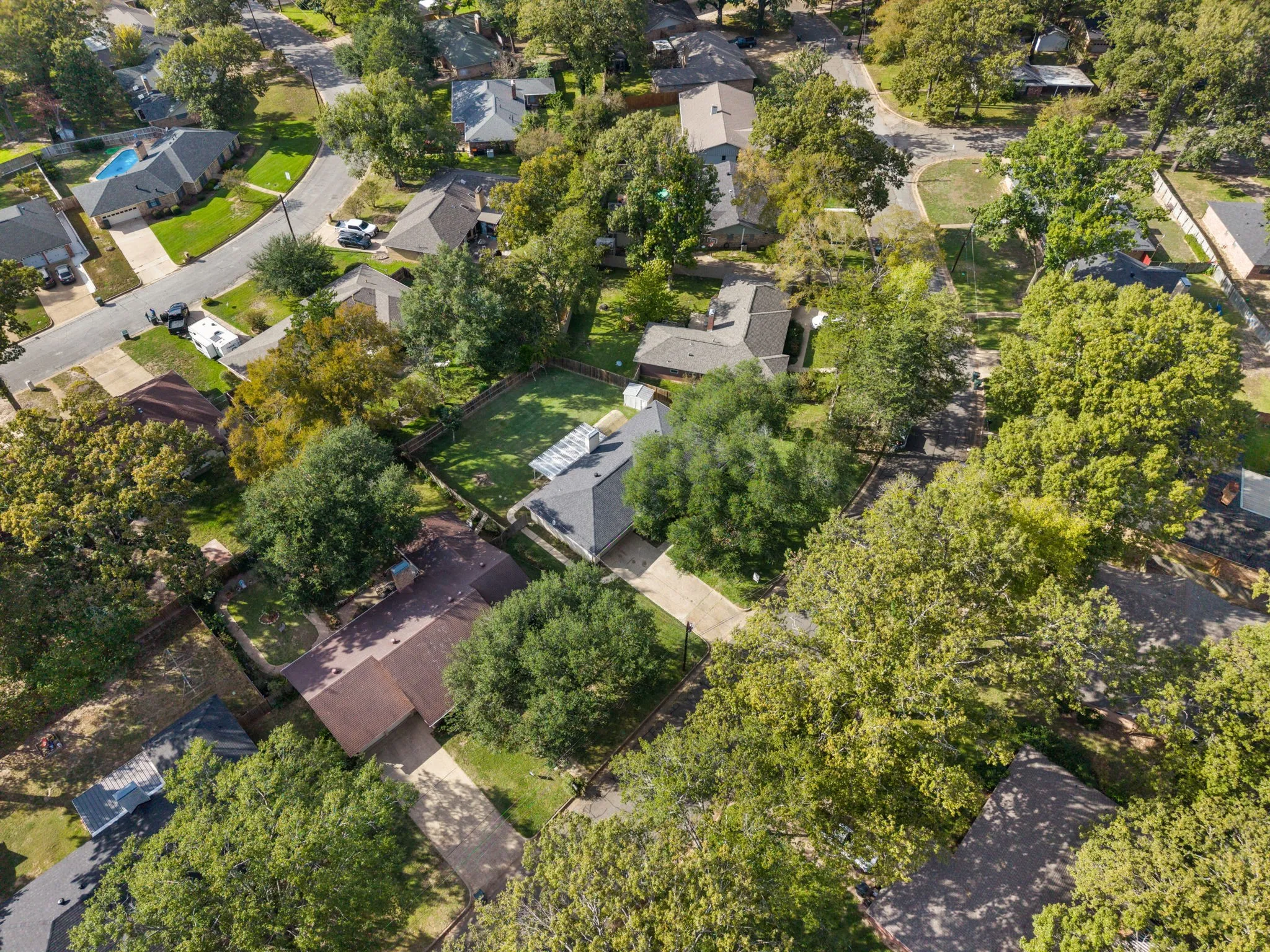 Single Family Residence For Sale in Smith County , 8307 Oxford Drive, Tyler, Texas 75703, 3 Bedroom, 2 Bathroom, 2 Garage spaces, 1,598 Sqft, built in 1975, mls#21416138, Real Estate Agent in Tyler, Homes For Sale in Smith county, Homes For Sale in Tyler, Realtor in Tyler Texas, Real Estate Brokerage Independent Realty Texas, Luminita Cordes Realtor