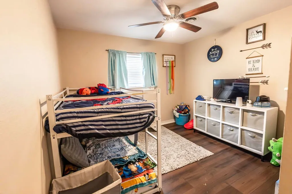 Single Family Residence For Sale in Montague County , 809 E Highway 82, Nocona, Texas 76255, 4 Bedroom, 3 Bathroom, 2 Garage spaces, 2,012 Sqft, built in 1965, mls#21417272, Real Estate Agent in Nocona, Homes For Sale in Montague county, Homes For Sale in Nocona, Realtor in Nocona Texas, Real Estate Brokerage Independent Realty Texas, Luminita Cordes Realtor