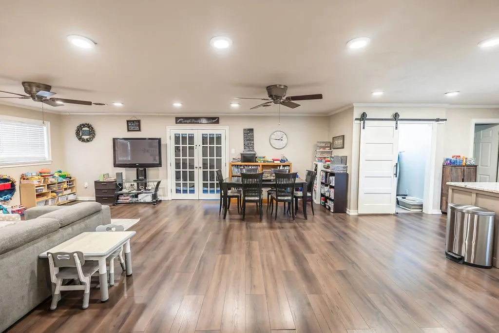 Single Family Residence For Sale in Montague County , 809 E Highway 82, Nocona, Texas 76255, 4 Bedroom, 3 Bathroom, 2 Garage spaces, 2,012 Sqft, built in 1965, mls#21417272, Real Estate Agent in Nocona, Homes For Sale in Montague county, Homes For Sale in Nocona, Realtor in Nocona Texas, Real Estate Brokerage Independent Realty Texas, Luminita Cordes Realtor