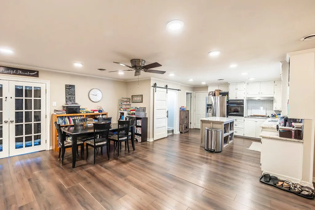 Single Family Residence For Sale in Montague County , 809 E Highway 82, Nocona, Texas 76255, 4 Bedroom, 3 Bathroom, 2 Garage spaces, 2,012 Sqft, built in 1965, mls#21417272, Real Estate Agent in Nocona, Homes For Sale in Montague county, Homes For Sale in Nocona, Realtor in Nocona Texas, Real Estate Brokerage Independent Realty Texas, Luminita Cordes Realtor