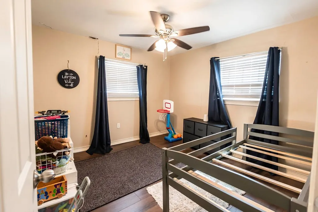 Single Family Residence For Sale in Montague County , 809 E Highway 82, Nocona, Texas 76255, 4 Bedroom, 3 Bathroom, 2 Garage spaces, 2,012 Sqft, built in 1965, mls#21417272, Real Estate Agent in Nocona, Homes For Sale in Montague county, Homes For Sale in Nocona, Realtor in Nocona Texas, Real Estate Brokerage Independent Realty Texas, Luminita Cordes Realtor