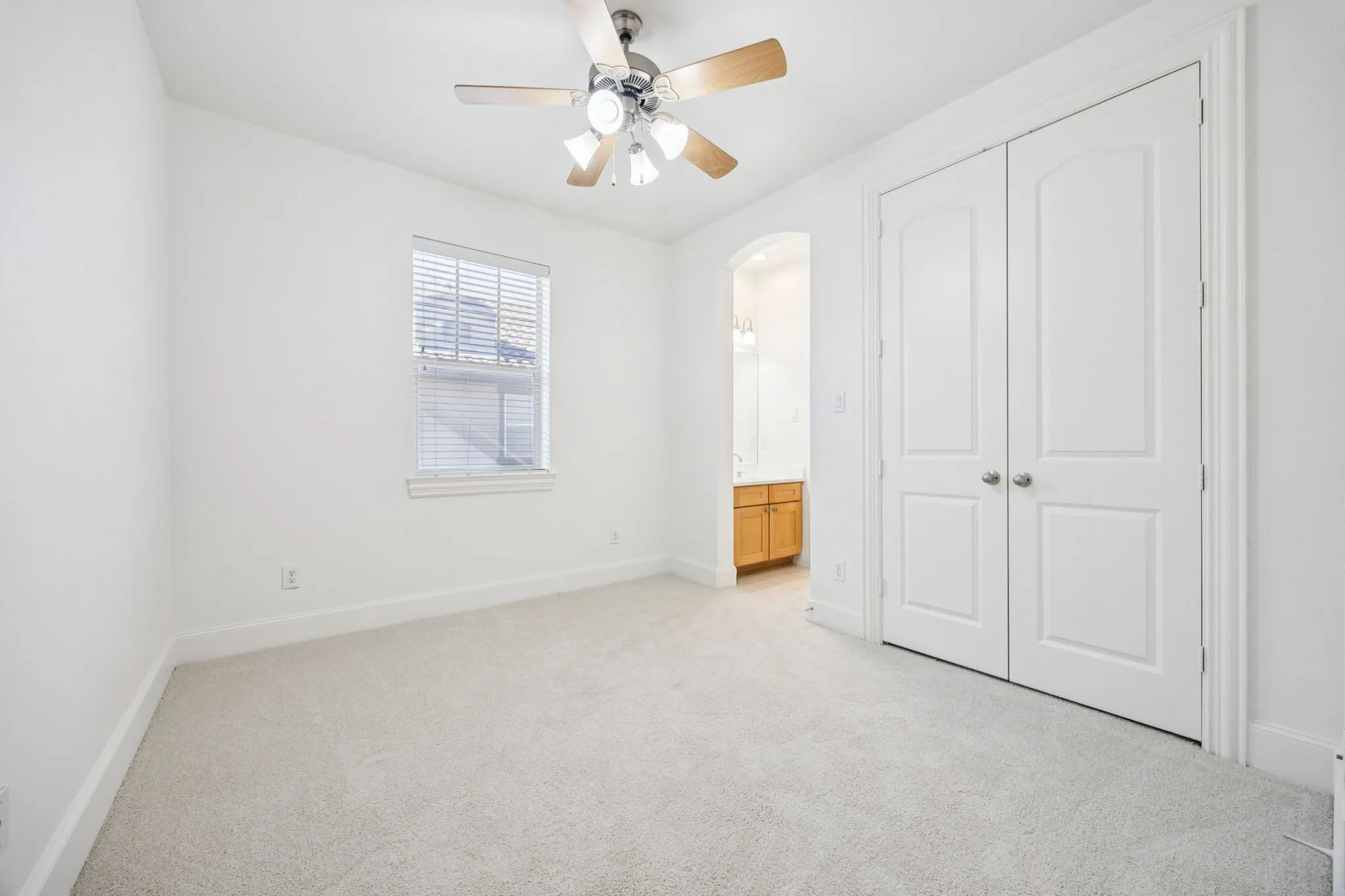Condominium For Rent in Dallas County , 643 Senda, Irving, Texas 75039, 3 Bedroom, 3 Bathroom, 2 Garage spaces, 2,107 Sqft, built in 2007, mls#21417184, Real Estate Agent in Irving, Homes For Rent in Dallas county, Homes For Rent in Irving, Realtor in Irving Texas, Real Estate Brokerage Independent Realty Texas, Luminita Cordes Realtor
