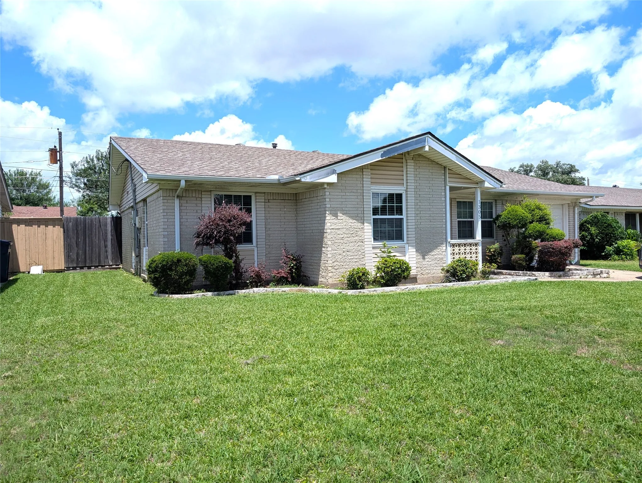 Single Family Residence For Rent in Dallas County , 1305 Glenville Drive, Garland, Texas 75042, 3 Bedroom, 2 Bathroom, 1 Garage spaces, 1,275 Sqft, built in 1963, mls#21412926, Real Estate Agent in Garland, Homes For Rent in Dallas county, Homes For Rent in Garland, Realtor in Garland Texas, Real Estate Brokerage Independent Realty Texas, Luminita Cordes Realtor