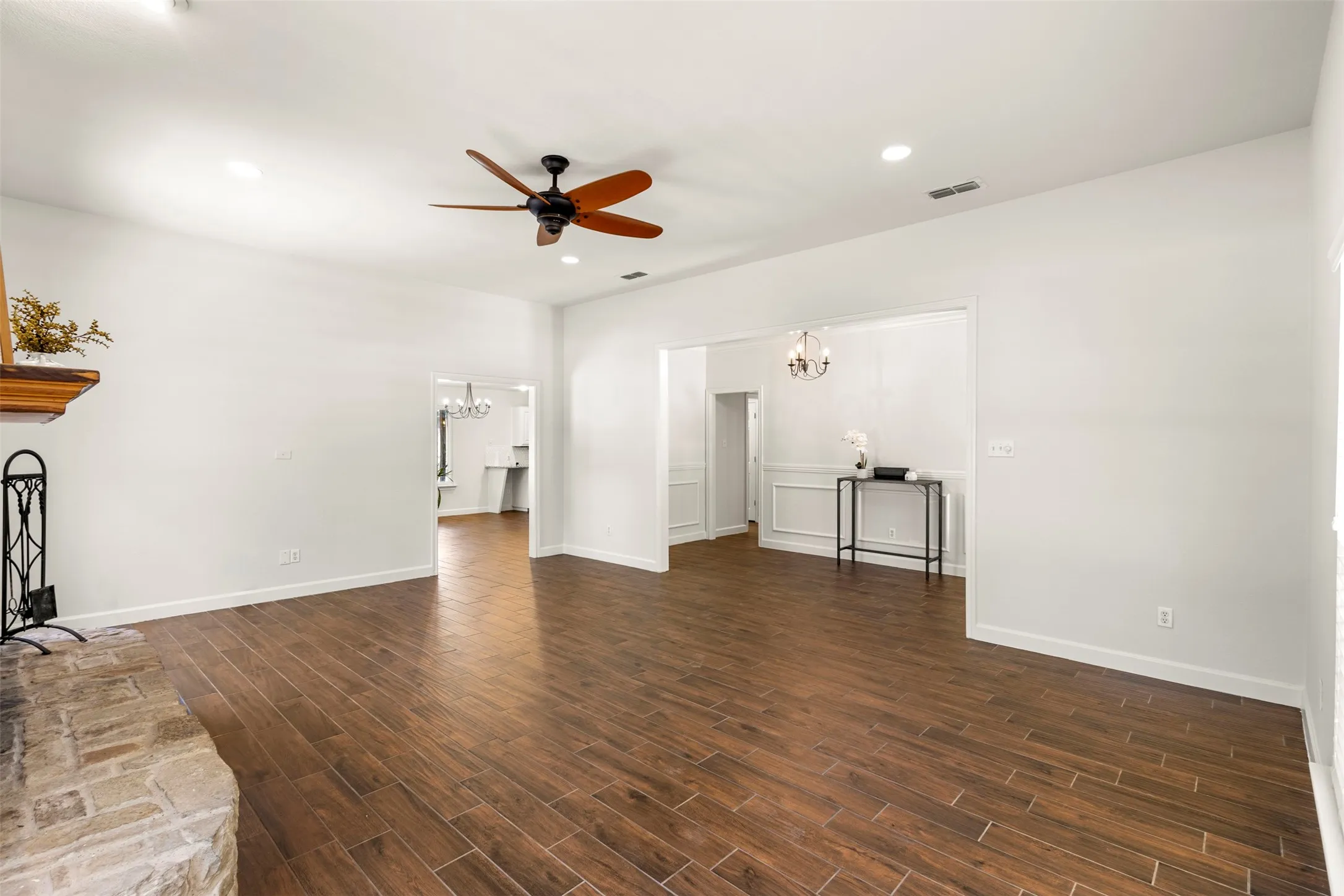 Single Family Residence For Rent in Wise County , 512 Post Oak Drive, Newark, Texas 76071, 3 Bedroom, 2 Bathroom, 3 Garage spaces, 1,995 Sqft, built in 1998, mls#21417583, Real Estate Agent in Newark, Homes For Rent in Wise county, Homes For Rent in Newark, Realtor in Newark Texas, Real Estate Brokerage Independent Realty Texas, Luminita Cordes Realtor