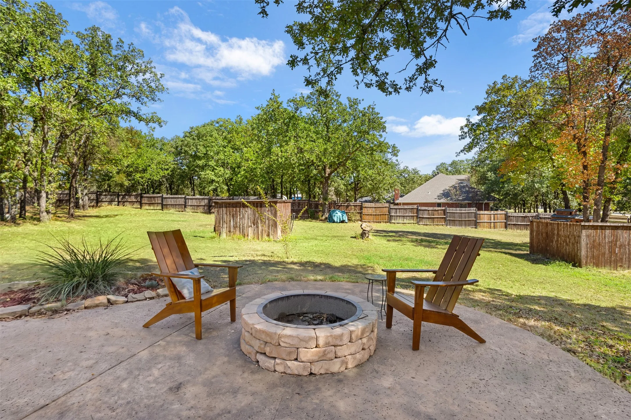 Single Family Residence For Rent in Wise County , 512 Post Oak Drive, Newark, Texas 76071, 3 Bedroom, 2 Bathroom, 3 Garage spaces, 1,995 Sqft, built in 1998, mls#21417583, Real Estate Agent in Newark, Homes For Rent in Wise county, Homes For Rent in Newark, Realtor in Newark Texas, Real Estate Brokerage Independent Realty Texas, Luminita Cordes Realtor