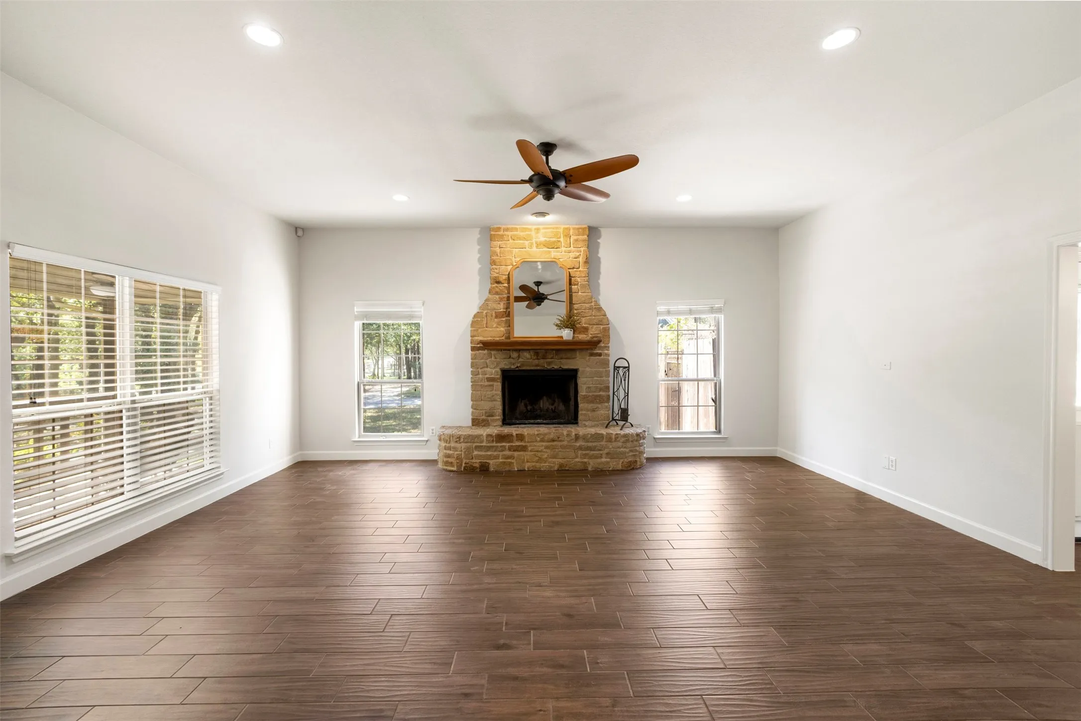 Single Family Residence For Rent in Wise County , 512 Post Oak Drive, Newark, Texas 76071, 3 Bedroom, 2 Bathroom, 3 Garage spaces, 1,995 Sqft, built in 1998, mls#21417583, Real Estate Agent in Newark, Homes For Rent in Wise county, Homes For Rent in Newark, Realtor in Newark Texas, Real Estate Brokerage Independent Realty Texas, Luminita Cordes Realtor