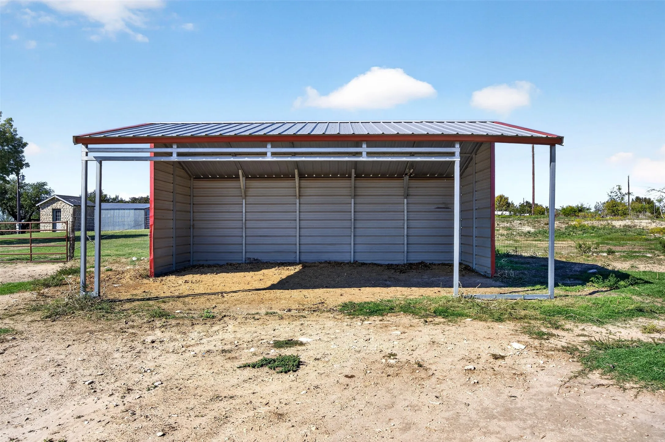 Single Family Residence For Sale in Erath County , 277 Private Road 1611, Stephenville, Texas 76401, 3 Bedroom, 2 Bathroom, Garage spaces, 1,144 Sqft, built in 2001, mls#21417074, Real Estate Agent in Stephenville, Homes For Sale in Erath county, Homes For Sale in Stephenville, Realtor in Stephenville Texas, Real Estate Brokerage Independent Realty Texas, Luminita Cordes Realtor