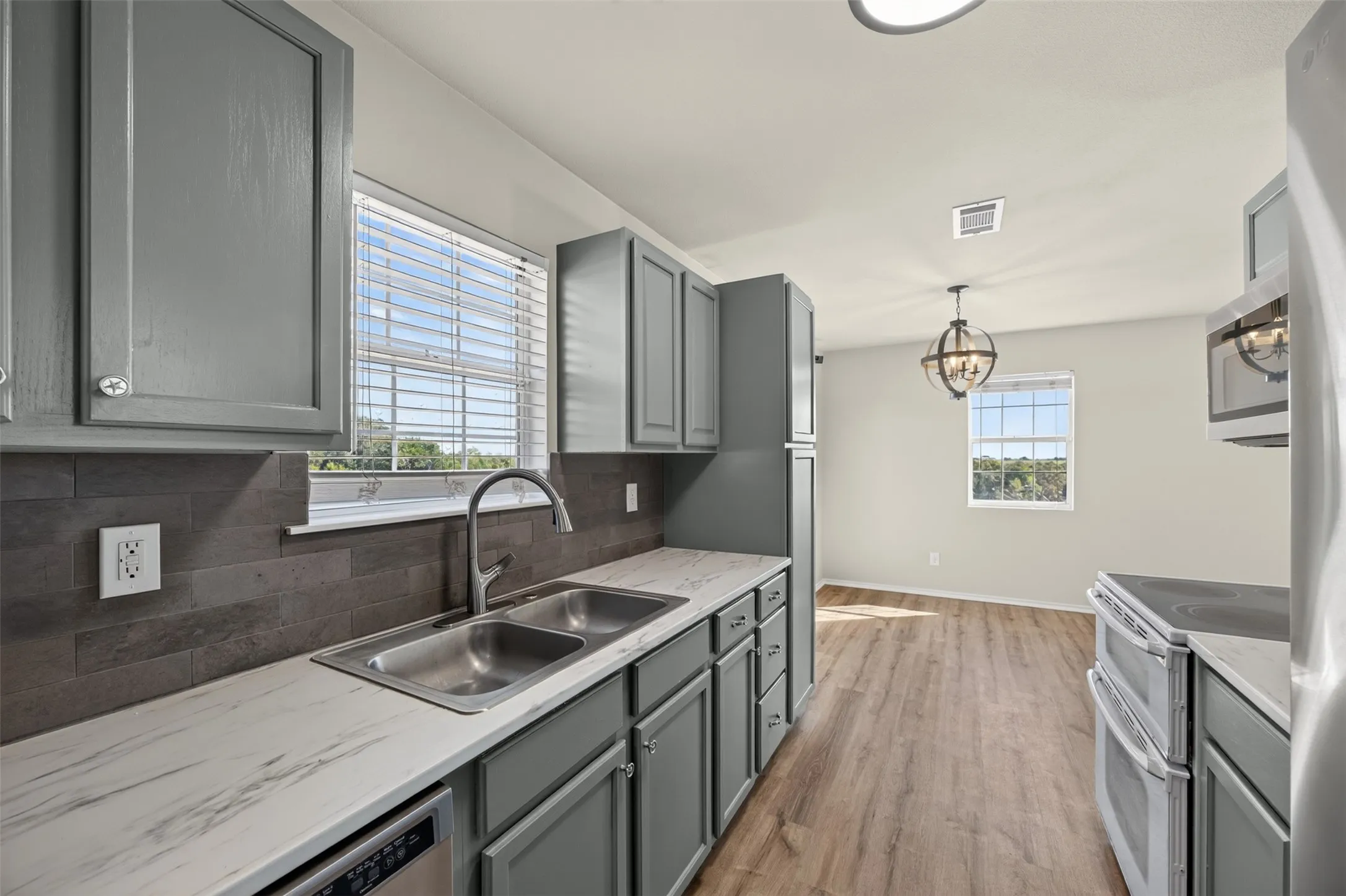 Single Family Residence For Sale in Erath County , 277 Private Road 1611, Stephenville, Texas 76401, 3 Bedroom, 2 Bathroom, Garage spaces, 1,144 Sqft, built in 2001, mls#21417074, Real Estate Agent in Stephenville, Homes For Sale in Erath county, Homes For Sale in Stephenville, Realtor in Stephenville Texas, Real Estate Brokerage Independent Realty Texas, Luminita Cordes Realtor