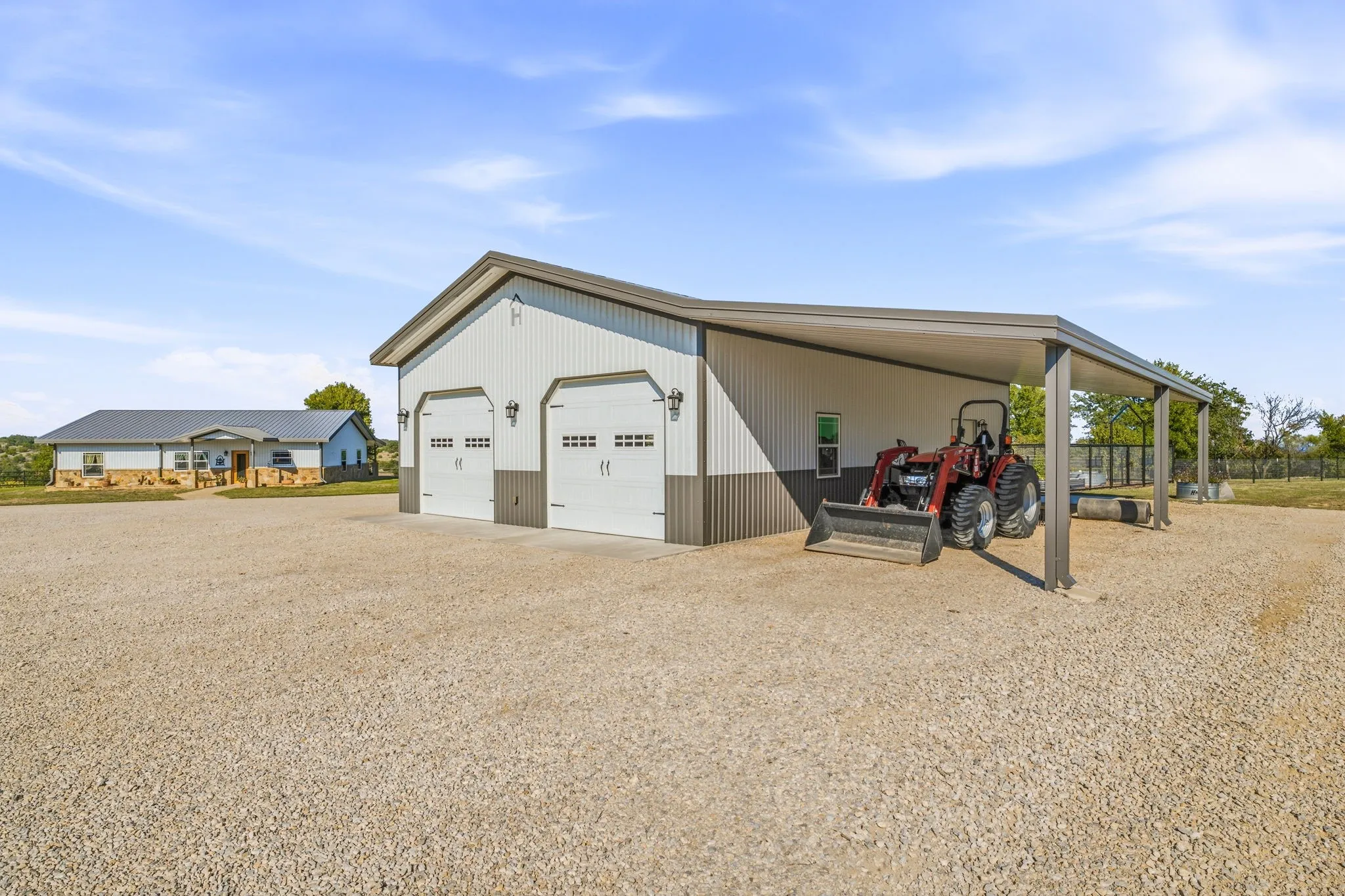 Single Family Residence For Sale in Erath County , 5650 County Road 132, Stephenville, Texas 76401, 3 Bedroom, 2 Bathroom, 4 Garage spaces, 1,800 Sqft, built in 2021, mls#21417061, Real Estate Agent in Stephenville, Homes For Sale in Erath county, Homes For Sale in Stephenville, Realtor in Stephenville Texas, Real Estate Brokerage Independent Realty Texas, Luminita Cordes Realtor