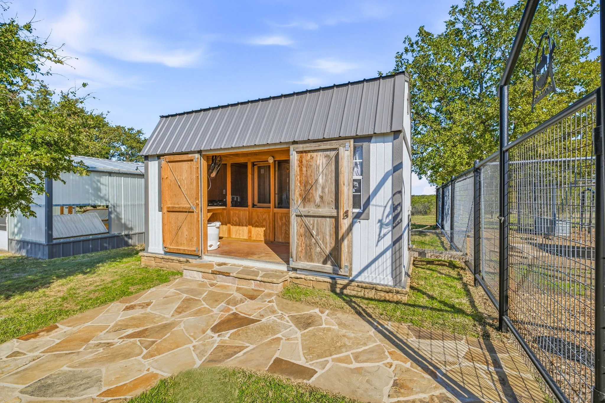 Single Family Residence For Sale in Erath County , 5650 County Road 132, Stephenville, Texas 76401, 3 Bedroom, 2 Bathroom, 4 Garage spaces, 1,800 Sqft, built in 2021, mls#21417061, Real Estate Agent in Stephenville, Homes For Sale in Erath county, Homes For Sale in Stephenville, Realtor in Stephenville Texas, Real Estate Brokerage Independent Realty Texas, Luminita Cordes Realtor