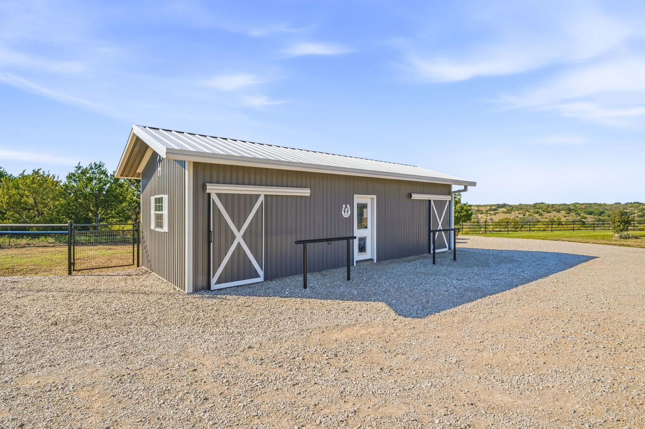 Single Family Residence For Sale in Erath County , 5650 County Road 132, Stephenville, Texas 76401, 3 Bedroom, 2 Bathroom, 4 Garage spaces, 1,800 Sqft, built in 2021, mls#21417061, Real Estate Agent in Stephenville, Homes For Sale in Erath county, Homes For Sale in Stephenville, Realtor in Stephenville Texas, Real Estate Brokerage Independent Realty Texas, Luminita Cordes Realtor