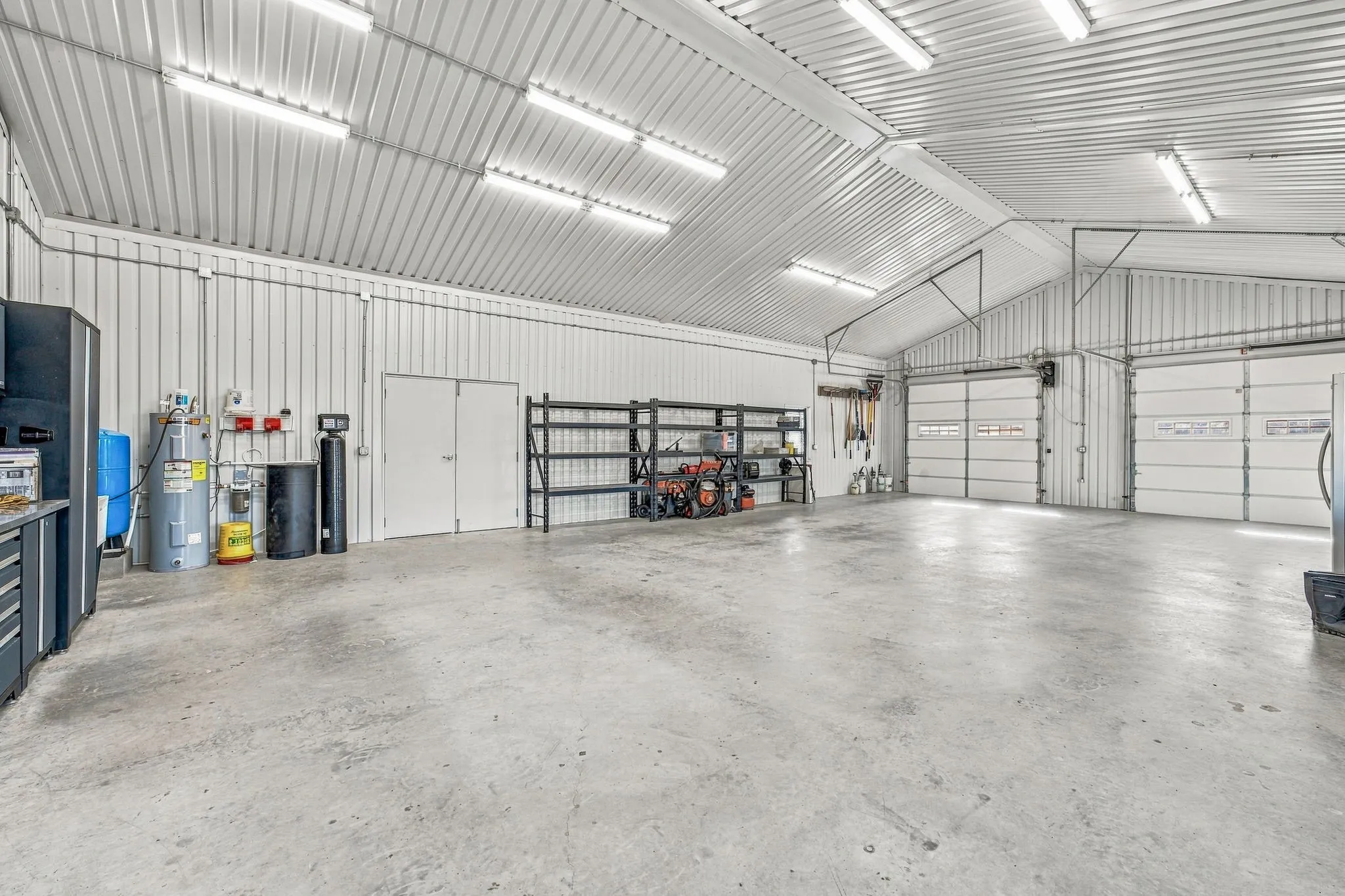 Single Family Residence For Sale in Erath County , 5650 County Road 132, Stephenville, Texas 76401, 3 Bedroom, 2 Bathroom, 4 Garage spaces, 1,800 Sqft, built in 2021, mls#21417061, Real Estate Agent in Stephenville, Homes For Sale in Erath county, Homes For Sale in Stephenville, Realtor in Stephenville Texas, Real Estate Brokerage Independent Realty Texas, Luminita Cordes Realtor