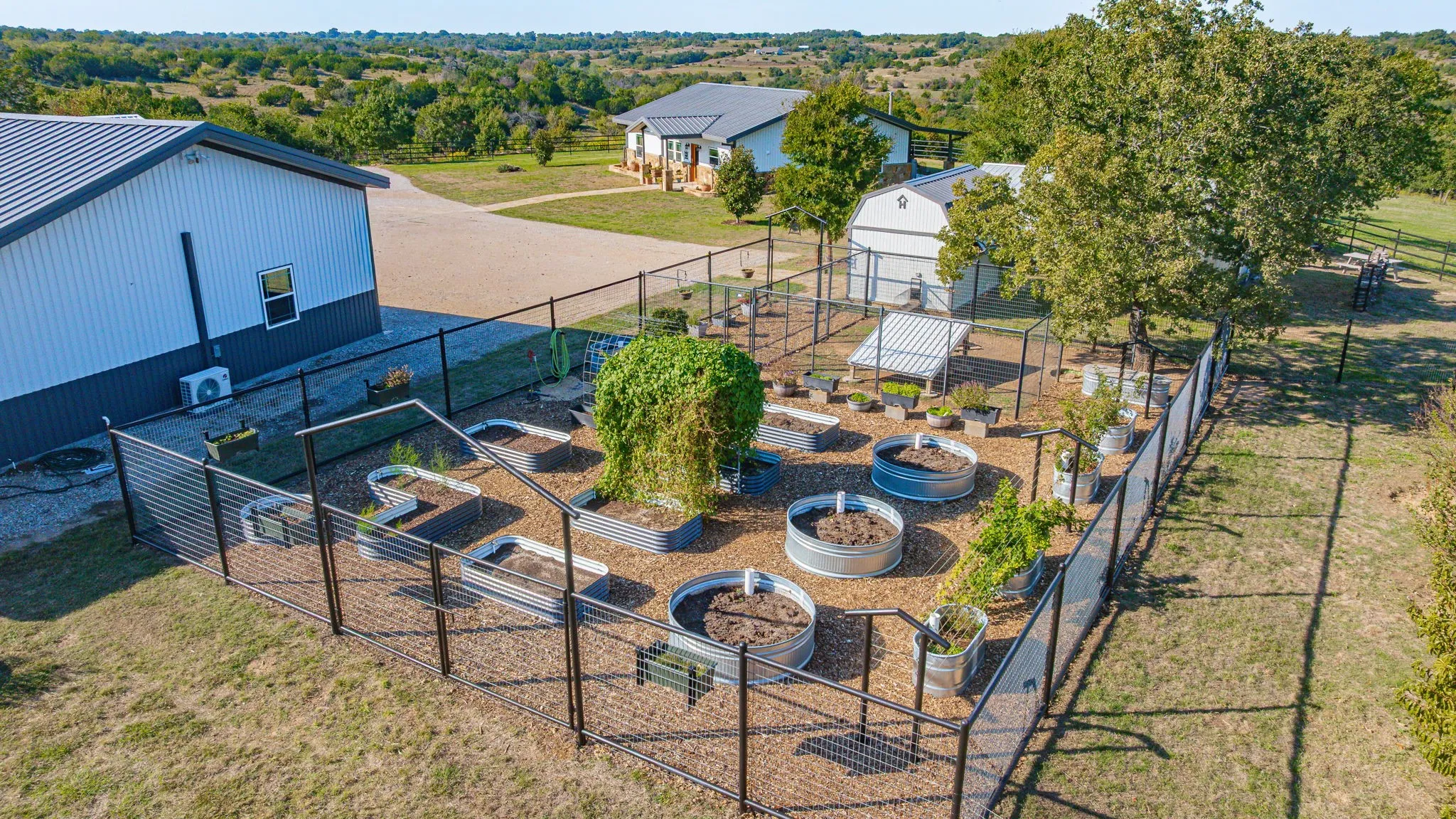 Single Family Residence For Sale in Erath County , 5650 County Road 132, Stephenville, Texas 76401, 3 Bedroom, 2 Bathroom, 4 Garage spaces, 1,800 Sqft, built in 2021, mls#21417061, Real Estate Agent in Stephenville, Homes For Sale in Erath county, Homes For Sale in Stephenville, Realtor in Stephenville Texas, Real Estate Brokerage Independent Realty Texas, Luminita Cordes Realtor