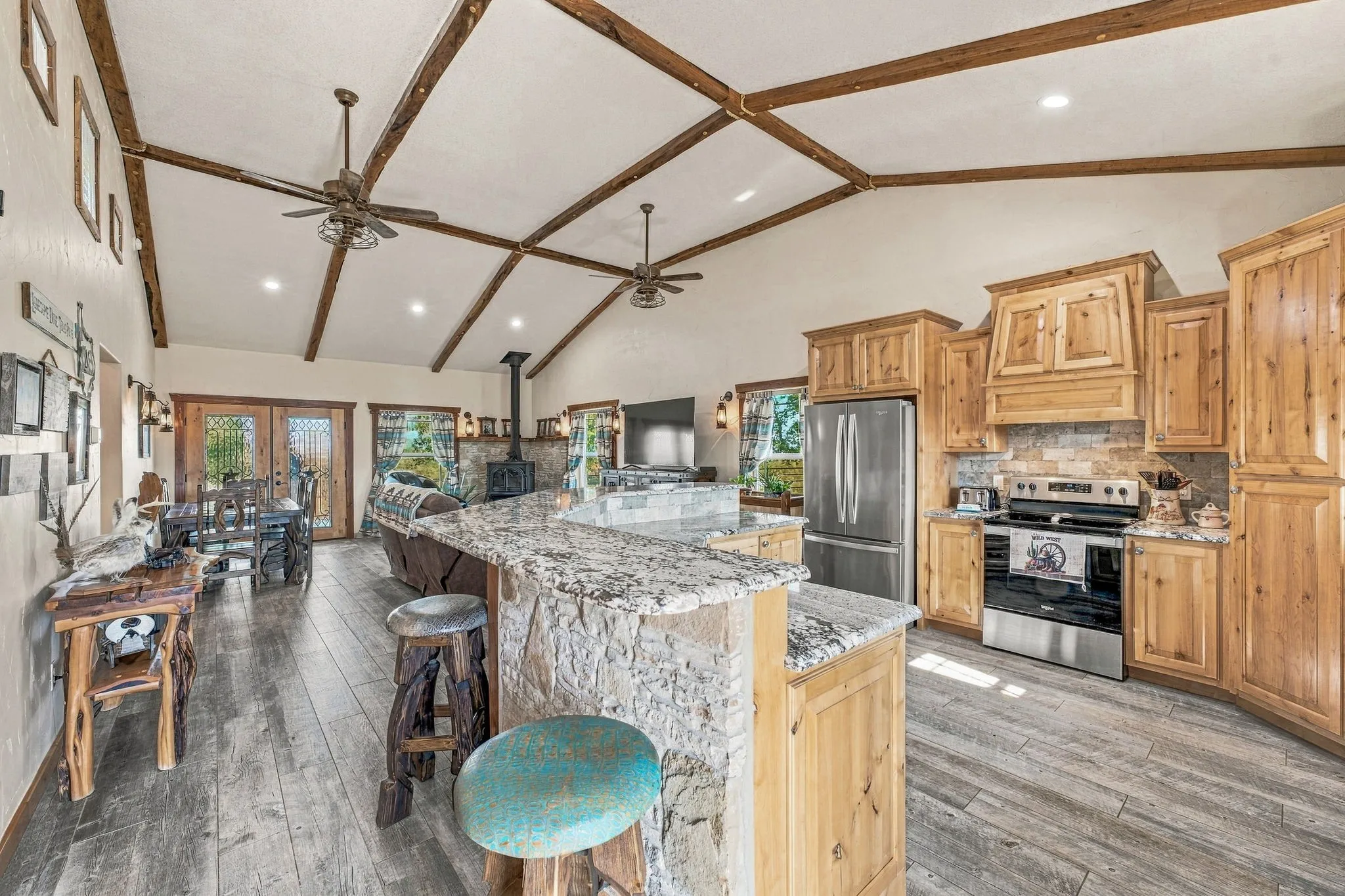 Single Family Residence For Sale in Erath County , 5650 County Road 132, Stephenville, Texas 76401, 3 Bedroom, 2 Bathroom, 4 Garage spaces, 1,800 Sqft, built in 2021, mls#21417061, Real Estate Agent in Stephenville, Homes For Sale in Erath county, Homes For Sale in Stephenville, Realtor in Stephenville Texas, Real Estate Brokerage Independent Realty Texas, Luminita Cordes Realtor
