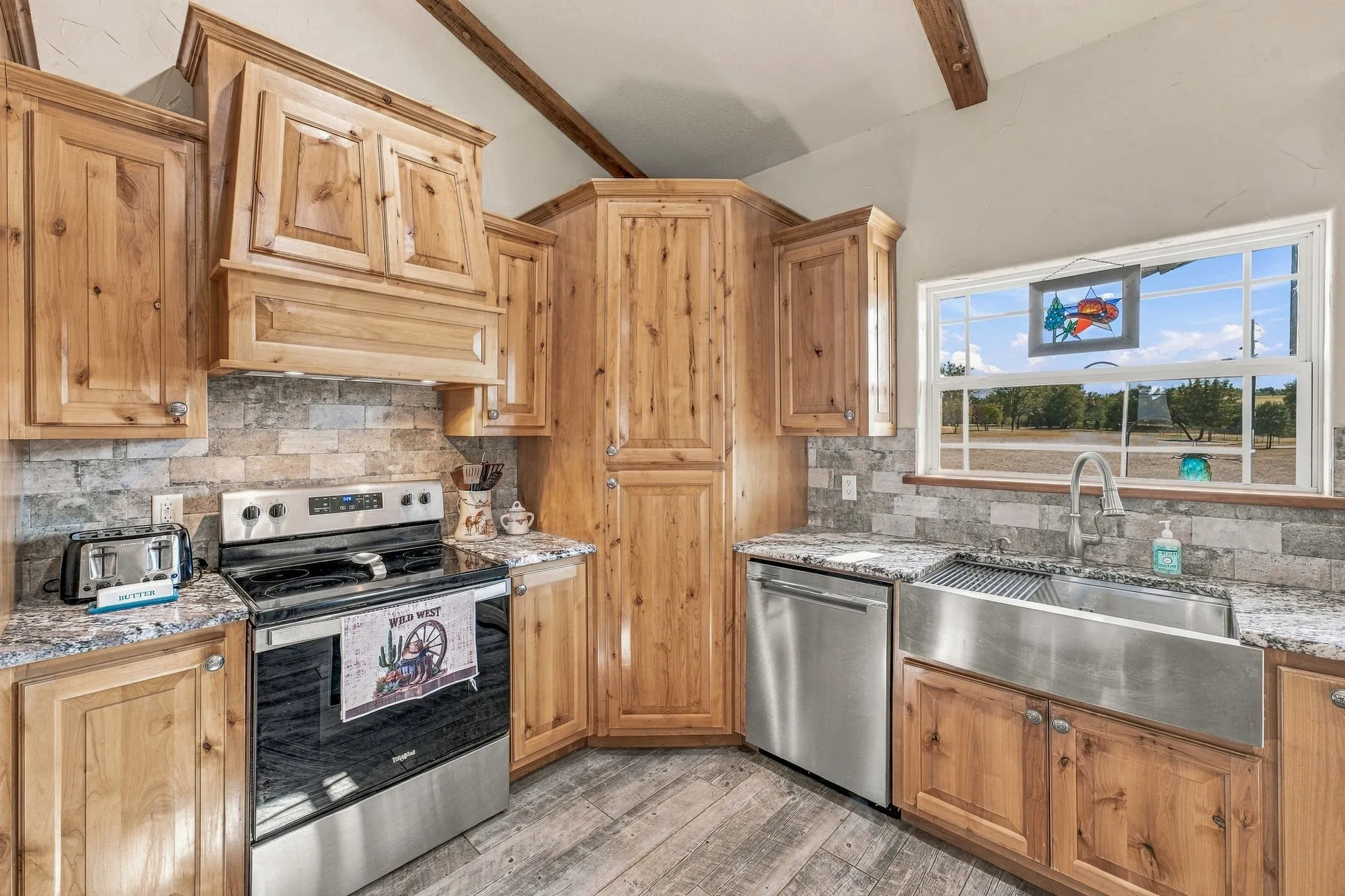 Single Family Residence For Sale in Erath County , 5650 County Road 132, Stephenville, Texas 76401, 3 Bedroom, 2 Bathroom, 4 Garage spaces, 1,800 Sqft, built in 2021, mls#21417061, Real Estate Agent in Stephenville, Homes For Sale in Erath county, Homes For Sale in Stephenville, Realtor in Stephenville Texas, Real Estate Brokerage Independent Realty Texas, Luminita Cordes Realtor