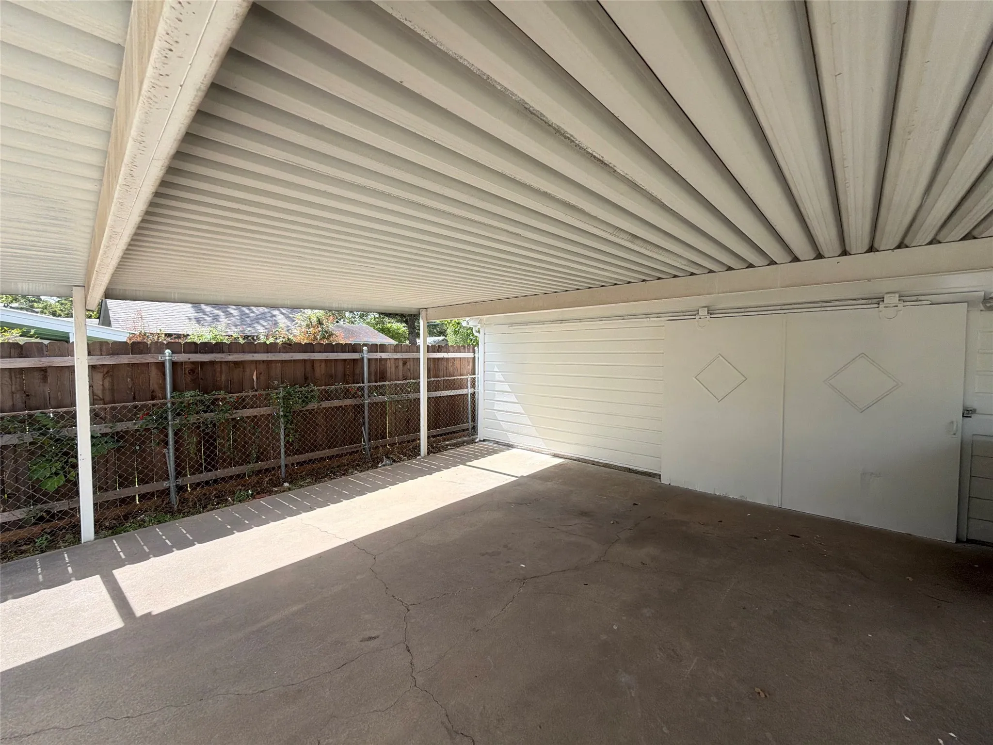 Single Family Residence For Sale in Tarrant County , 1709 N Sylvania Avenue, Fort Worth, Texas 76111, 3 Bedroom, 1 Bathroom, Garage spaces, 1,224 Sqft, built in 1941, mls#21416725, Real Estate Agent in Fort Worth, Homes For Sale in Tarrant county, Homes For Sale in Fort Worth, Realtor in Fort Worth Texas, Real Estate Brokerage Independent Realty Texas, Luminita Cordes Realtor