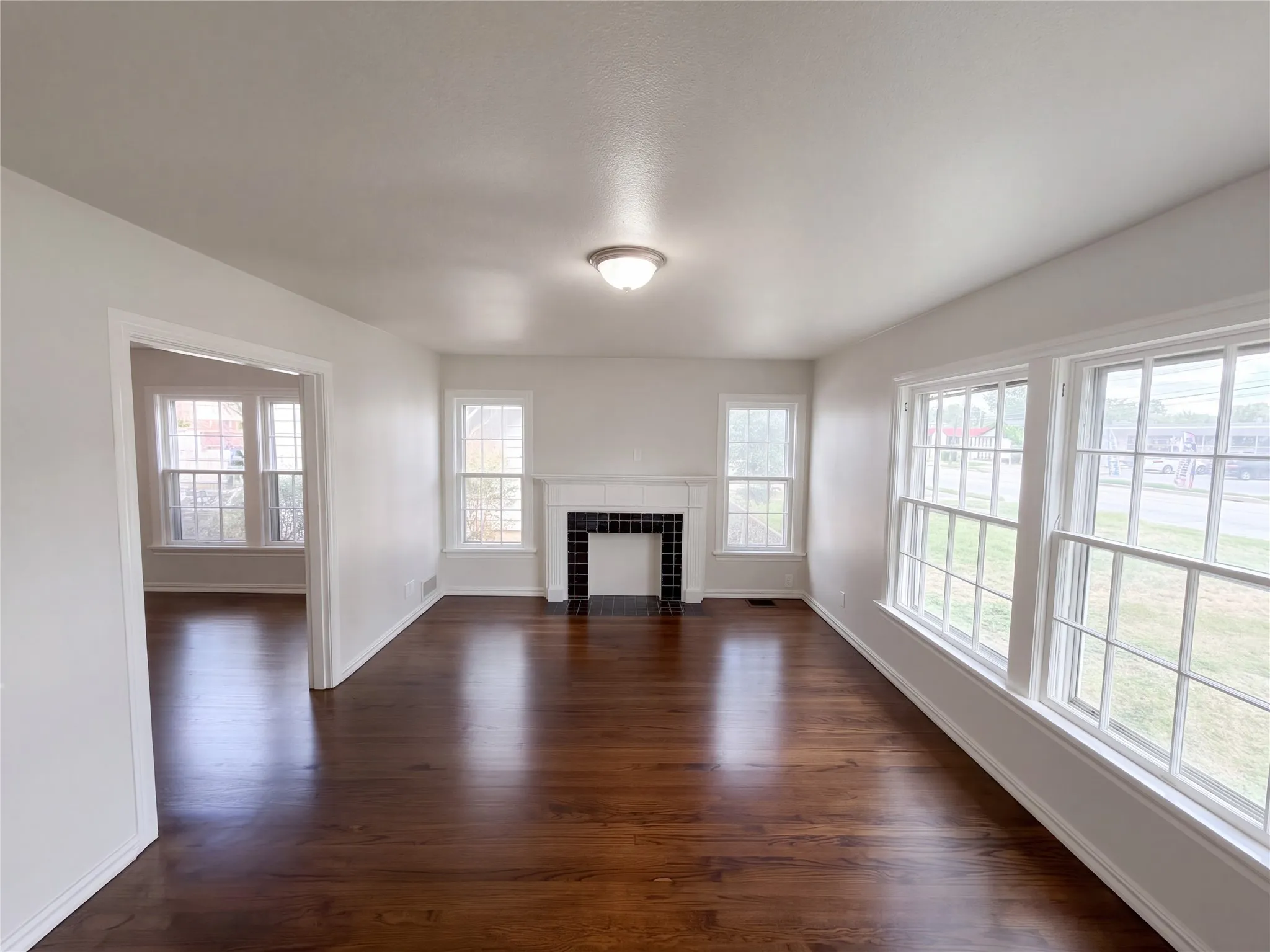 Single Family Residence For Sale in Tarrant County , 1709 N Sylvania Avenue, Fort Worth, Texas 76111, 3 Bedroom, 1 Bathroom, Garage spaces, 1,224 Sqft, built in 1941, mls#21416725, Real Estate Agent in Fort Worth, Homes For Sale in Tarrant county, Homes For Sale in Fort Worth, Realtor in Fort Worth Texas, Real Estate Brokerage Independent Realty Texas, Luminita Cordes Realtor
