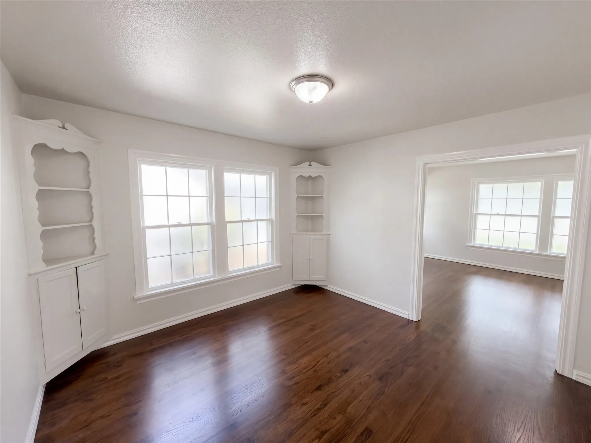 Single Family Residence For Sale in Tarrant County , 1709 N Sylvania Avenue, Fort Worth, Texas 76111, 3 Bedroom, 1 Bathroom, Garage spaces, 1,224 Sqft, built in 1941, mls#21416725, Real Estate Agent in Fort Worth, Homes For Sale in Tarrant county, Homes For Sale in Fort Worth, Realtor in Fort Worth Texas, Real Estate Brokerage Independent Realty Texas, Luminita Cordes Realtor