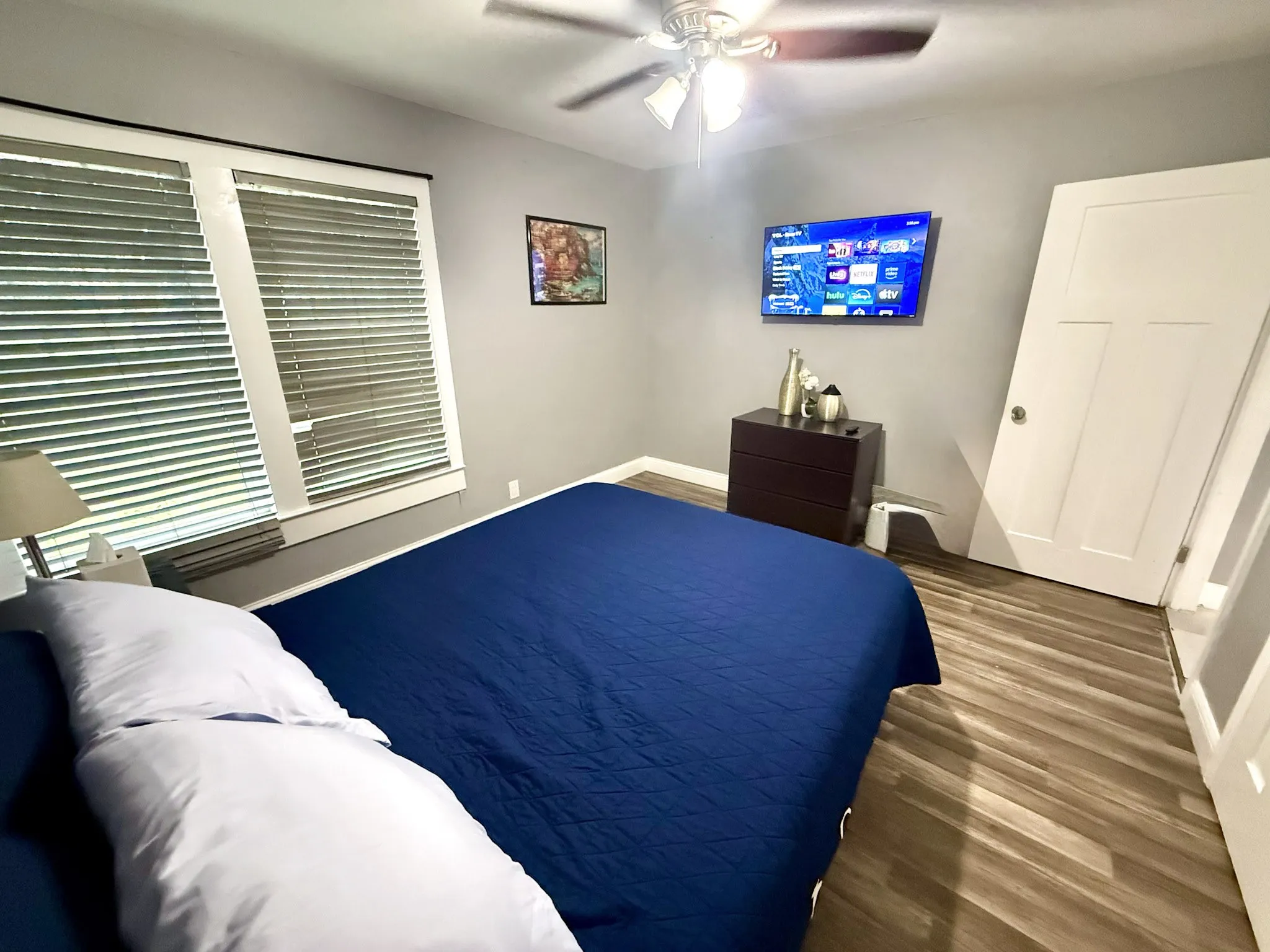Single Family Residence For Sale in Tarrant County , 5433 Greenlee Street, Fort Worth, Texas 76112, 3 Bedroom, 1 Bathroom, Garage spaces, 1,278 Sqft, built in 1953, mls#21410179, Real Estate Agent in Fort Worth, Homes For Sale in Tarrant county, Homes For Sale in Fort Worth, Realtor in Fort Worth Texas, Real Estate Brokerage Independent Realty Texas, Luminita Cordes Realtor