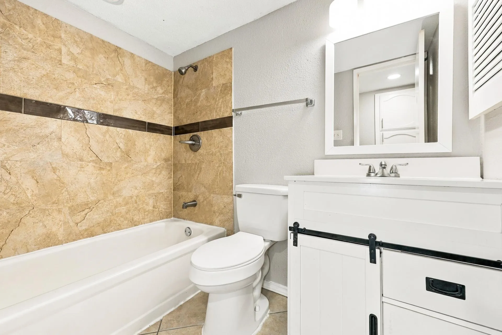 Single Family Residence For Sale in Tarrant County , 3207 Wintersmith Drive, Arlington, Texas 76014, 3 Bedroom, 2 Bathroom, 2 Garage spaces, 1,748 Sqft, built in 1982, mls#21417638, Real Estate Agent in Arlington, Homes For Sale in Tarrant county, Homes For Sale in Arlington, Realtor in Arlington Texas, Real Estate Brokerage Independent Realty Texas, Luminita Cordes Realtor