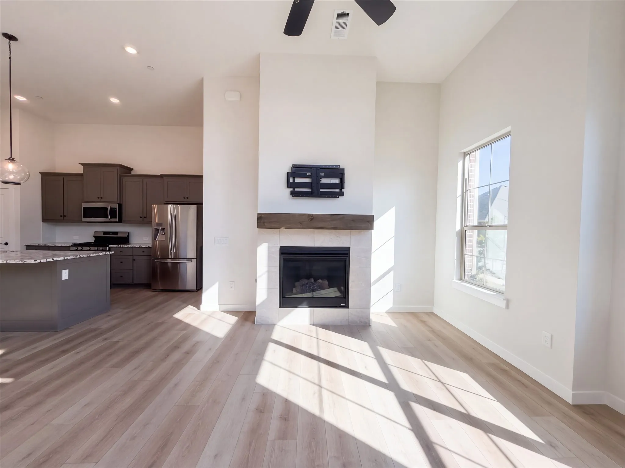 Townhouse For Sale in Dallas County , 7219 Calistoga Lane, Grand Prairie, Texas 75054, 2 Bedroom, 2 Bathroom, 2 Garage spaces, 1,390 Sqft, built in 2022, mls#21417298, Real Estate Agent in Grand Prairie, Homes For Sale in Dallas county, Homes For Sale in Grand Prairie, Realtor in Grand Prairie Texas, Real Estate Brokerage Independent Realty Texas, Luminita Cordes Realtor