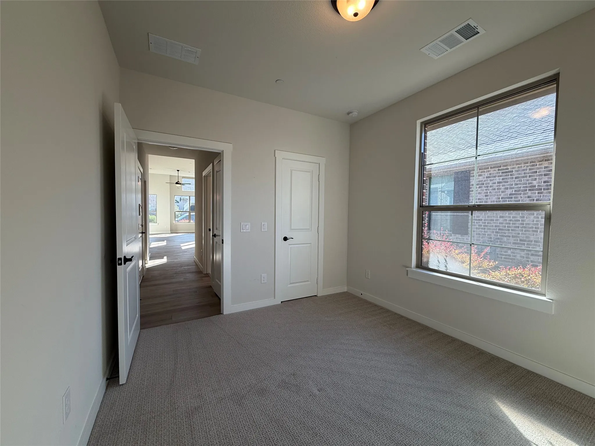 Townhouse For Sale in Dallas County , 7219 Calistoga Lane, Grand Prairie, Texas 75054, 2 Bedroom, 2 Bathroom, 2 Garage spaces, 1,390 Sqft, built in 2022, mls#21417298, Real Estate Agent in Grand Prairie, Homes For Sale in Dallas county, Homes For Sale in Grand Prairie, Realtor in Grand Prairie Texas, Real Estate Brokerage Independent Realty Texas, Luminita Cordes Realtor