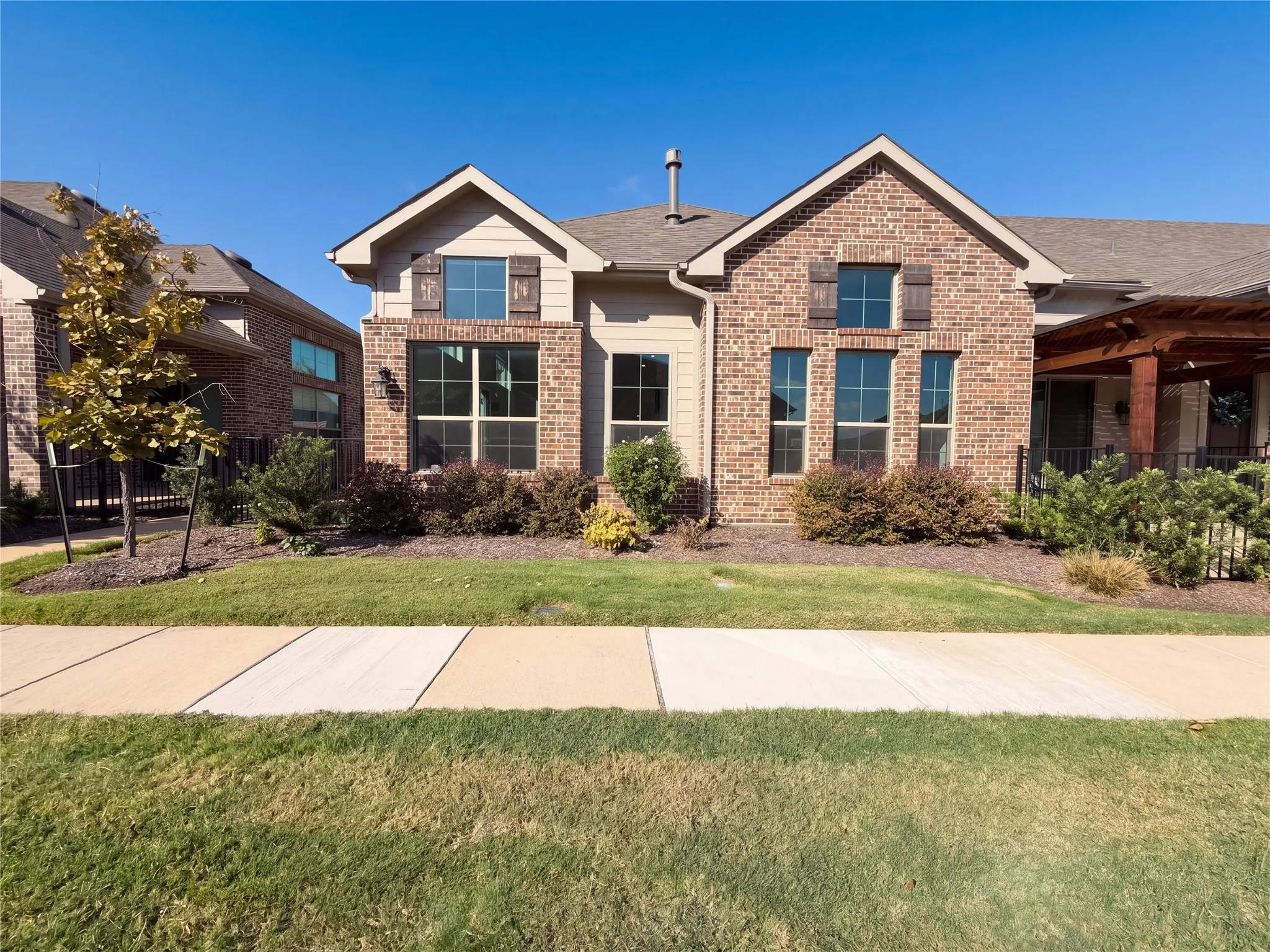 Townhouse For Sale in Dallas County , 7219 Calistoga Lane, Grand Prairie, Texas 75054, 2 Bedroom, 2 Bathroom, 2 Garage spaces, 1,390 Sqft, built in 2022, mls#21417298, Real Estate Agent in Grand Prairie, Homes For Sale in Dallas county, Homes For Sale in Grand Prairie, Realtor in Grand Prairie Texas, Real Estate Brokerage Independent Realty Texas, Luminita Cordes Realtor