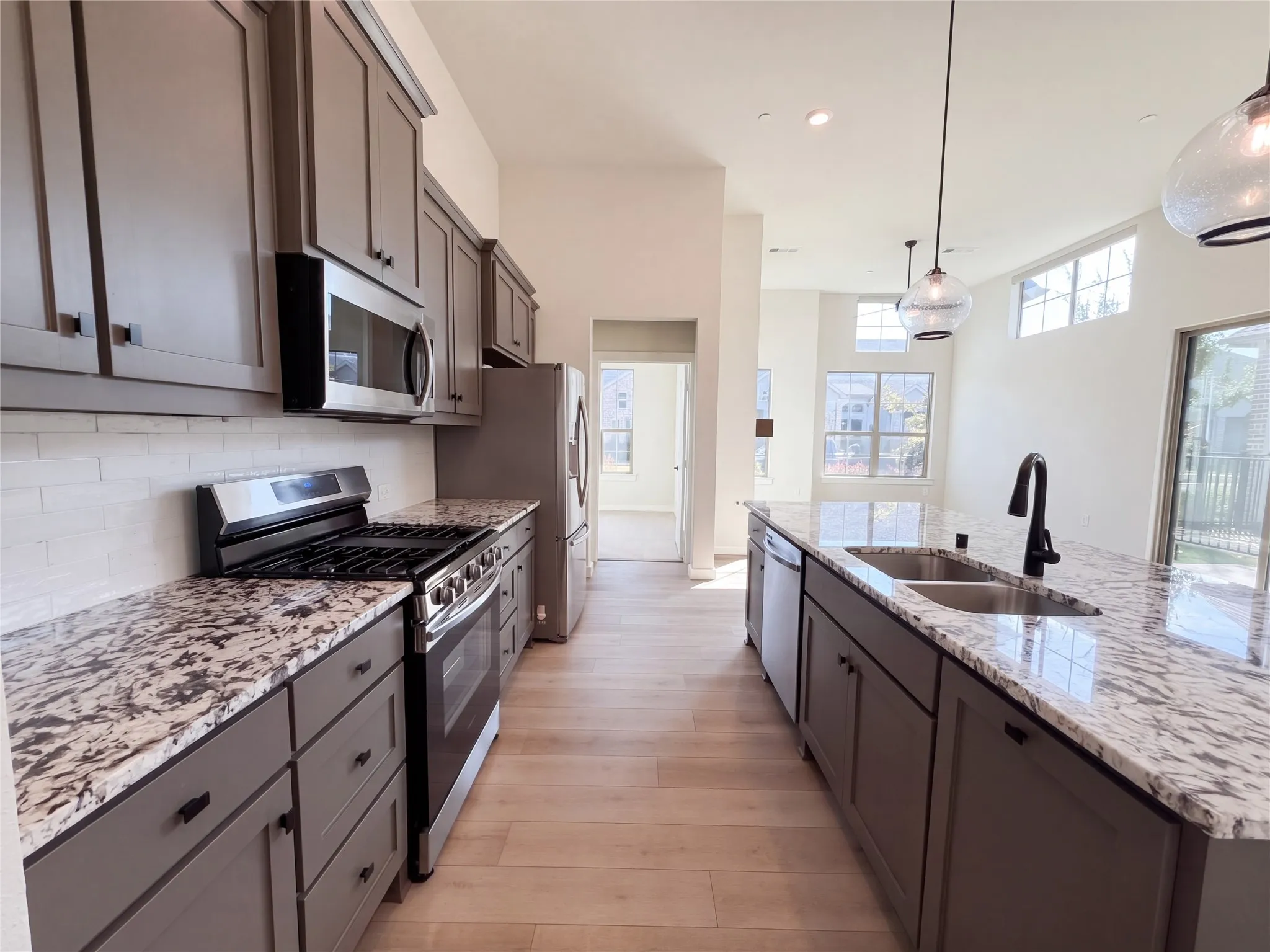 Townhouse For Sale in Dallas County , 7219 Calistoga Lane, Grand Prairie, Texas 75054, 2 Bedroom, 2 Bathroom, 2 Garage spaces, 1,390 Sqft, built in 2022, mls#21417298, Real Estate Agent in Grand Prairie, Homes For Sale in Dallas county, Homes For Sale in Grand Prairie, Realtor in Grand Prairie Texas, Real Estate Brokerage Independent Realty Texas, Luminita Cordes Realtor