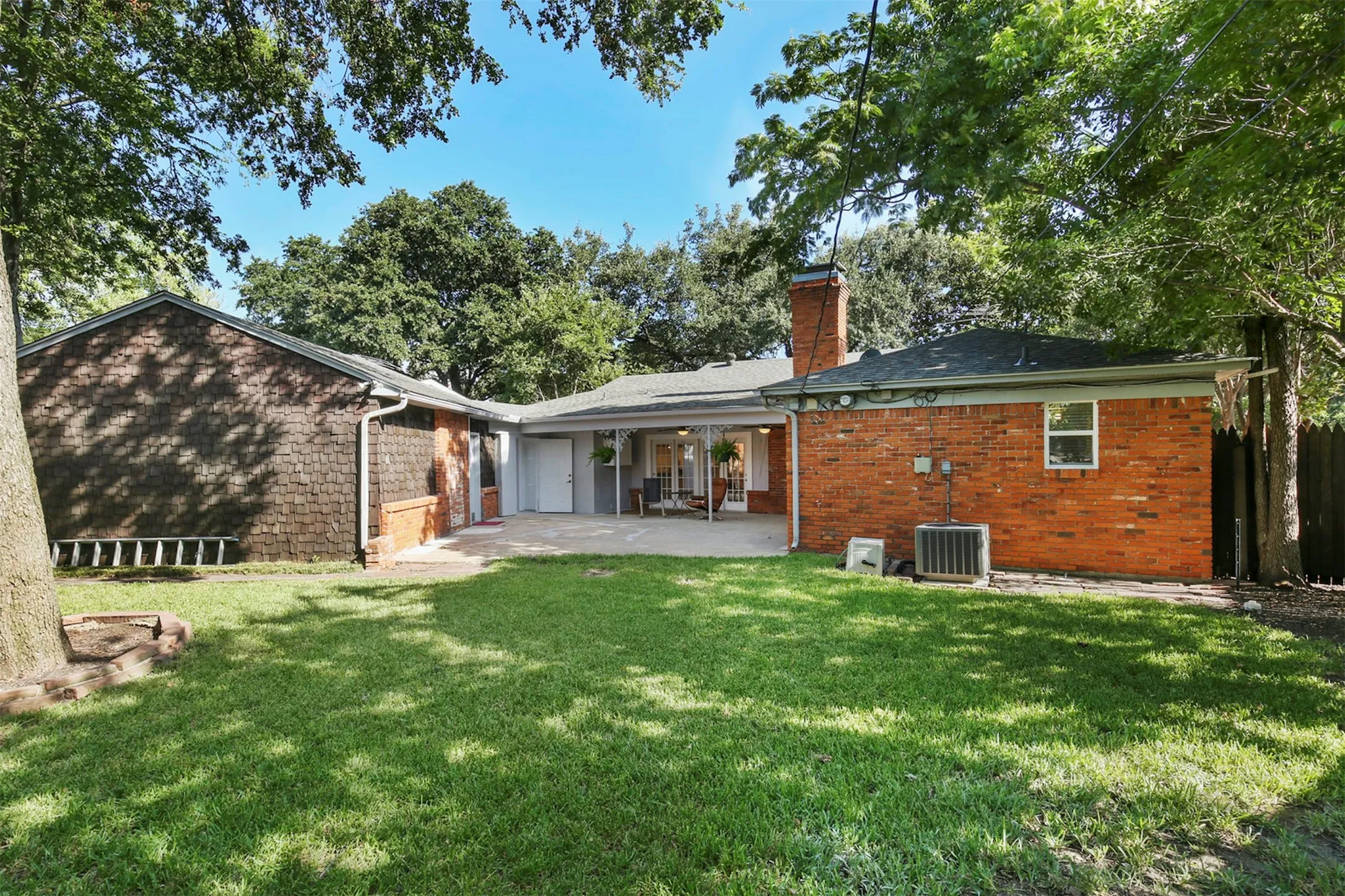 Single Family Residence For Rent in Dallas County , 3510 Princess Lane, Dallas, Texas 75229, 3 Bedroom, 2 Bathroom, 2 Garage spaces, 1,908 Sqft, built in 1957, mls#21417768, Real Estate Agent in Dallas, Homes For Rent in Dallas county, Homes For Rent in Dallas, Realtor in Dallas Texas, Real Estate Brokerage Independent Realty Texas, Luminita Cordes Realtor