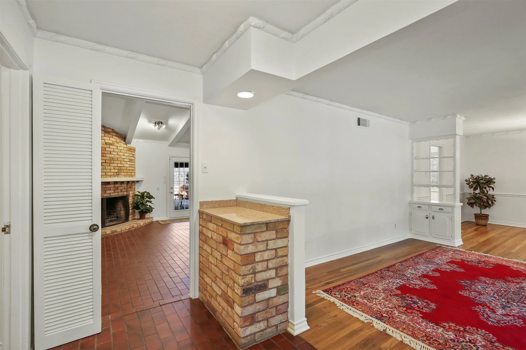 Single Family Residence For Rent in Dallas County , 3510 Princess Lane, Dallas, Texas 75229, 3 Bedroom, 2 Bathroom, 2 Garage spaces, 1,908 Sqft, built in 1957, mls#21417768, Real Estate Agent in Dallas, Homes For Rent in Dallas county, Homes For Rent in Dallas, Realtor in Dallas Texas, Real Estate Brokerage Independent Realty Texas, Luminita Cordes Realtor