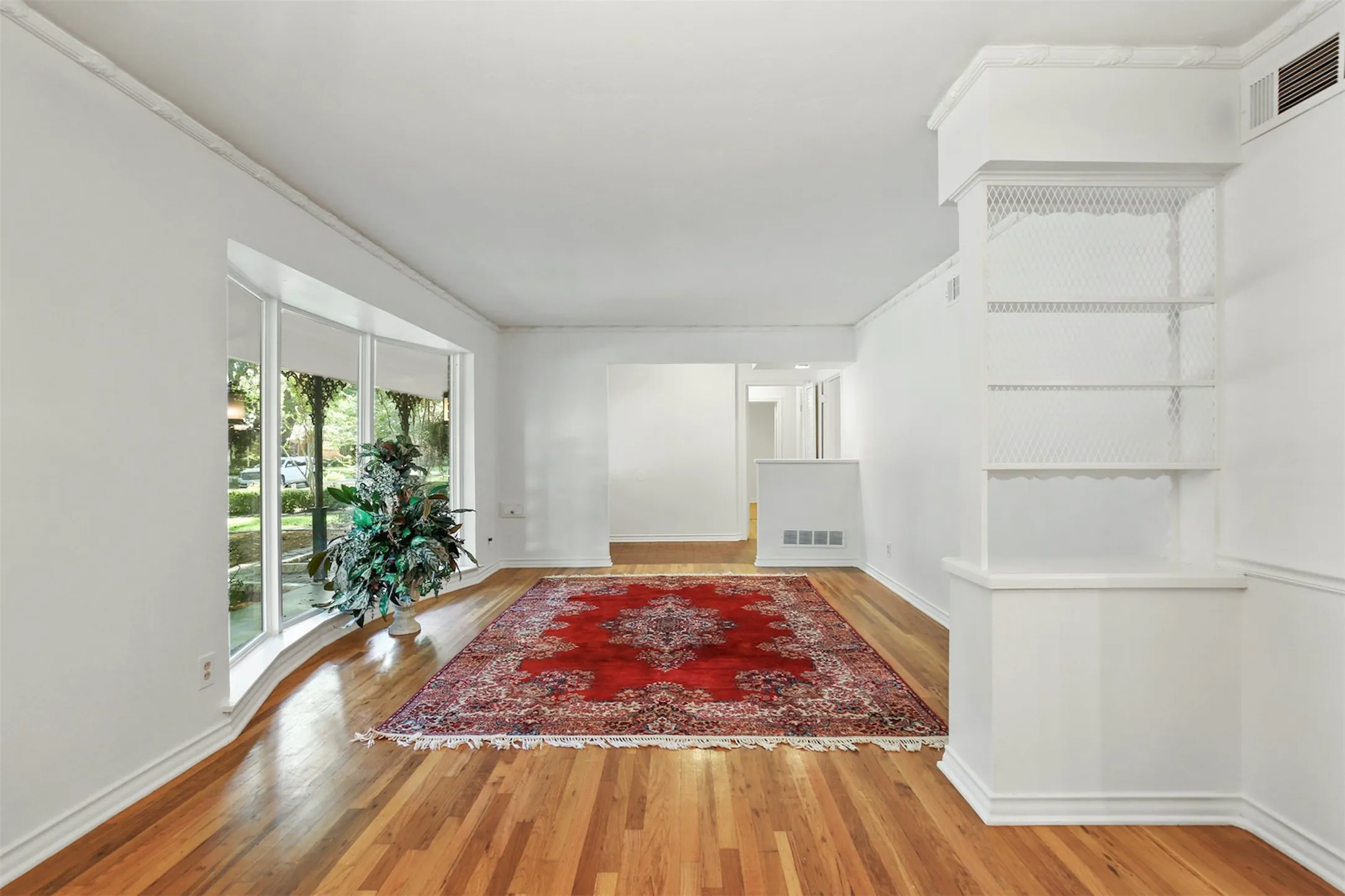 Single Family Residence For Rent in Dallas County , 3510 Princess Lane, Dallas, Texas 75229, 3 Bedroom, 2 Bathroom, 2 Garage spaces, 1,908 Sqft, built in 1957, mls#21417768, Real Estate Agent in Dallas, Homes For Rent in Dallas county, Homes For Rent in Dallas, Realtor in Dallas Texas, Real Estate Brokerage Independent Realty Texas, Luminita Cordes Realtor