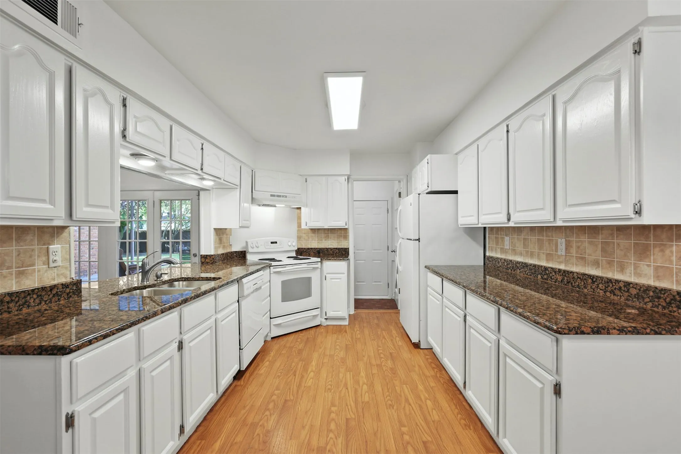 Single Family Residence For Rent in Dallas County , 3510 Princess Lane, Dallas, Texas 75229, 3 Bedroom, 2 Bathroom, 2 Garage spaces, 1,908 Sqft, built in 1957, mls#21417768, Real Estate Agent in Dallas, Homes For Rent in Dallas county, Homes For Rent in Dallas, Realtor in Dallas Texas, Real Estate Brokerage Independent Realty Texas, Luminita Cordes Realtor