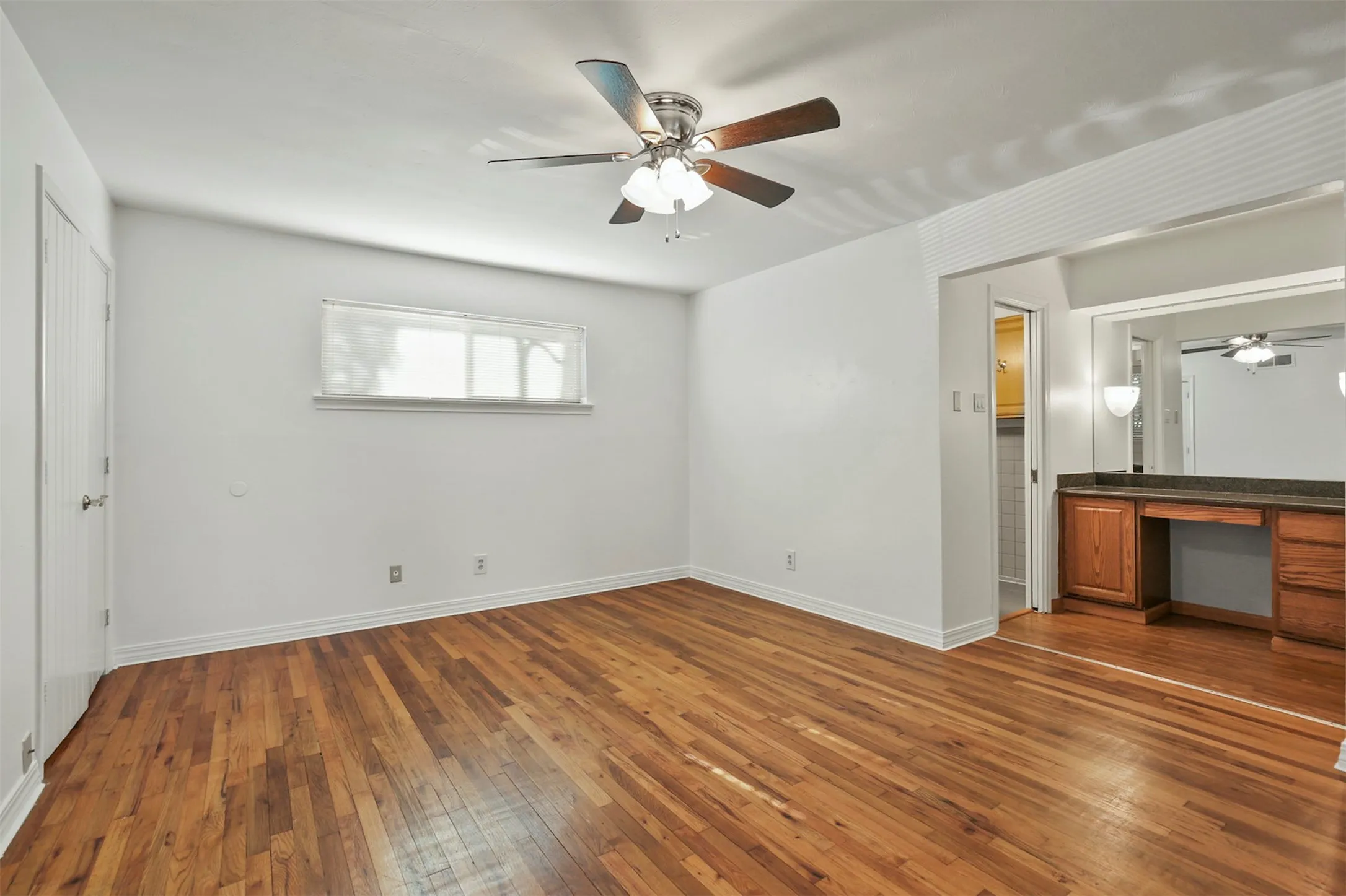 Single Family Residence For Rent in Dallas County , 3510 Princess Lane, Dallas, Texas 75229, 3 Bedroom, 2 Bathroom, 2 Garage spaces, 1,908 Sqft, built in 1957, mls#21417768, Real Estate Agent in Dallas, Homes For Rent in Dallas county, Homes For Rent in Dallas, Realtor in Dallas Texas, Real Estate Brokerage Independent Realty Texas, Luminita Cordes Realtor