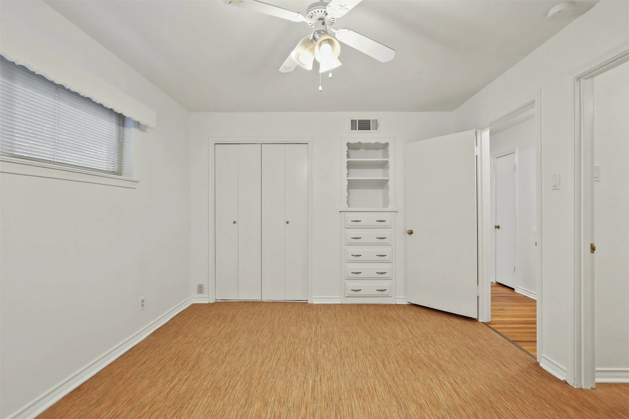 Single Family Residence For Rent in Dallas County , 3510 Princess Lane, Dallas, Texas 75229, 3 Bedroom, 2 Bathroom, 2 Garage spaces, 1,908 Sqft, built in 1957, mls#21417768, Real Estate Agent in Dallas, Homes For Rent in Dallas county, Homes For Rent in Dallas, Realtor in Dallas Texas, Real Estate Brokerage Independent Realty Texas, Luminita Cordes Realtor