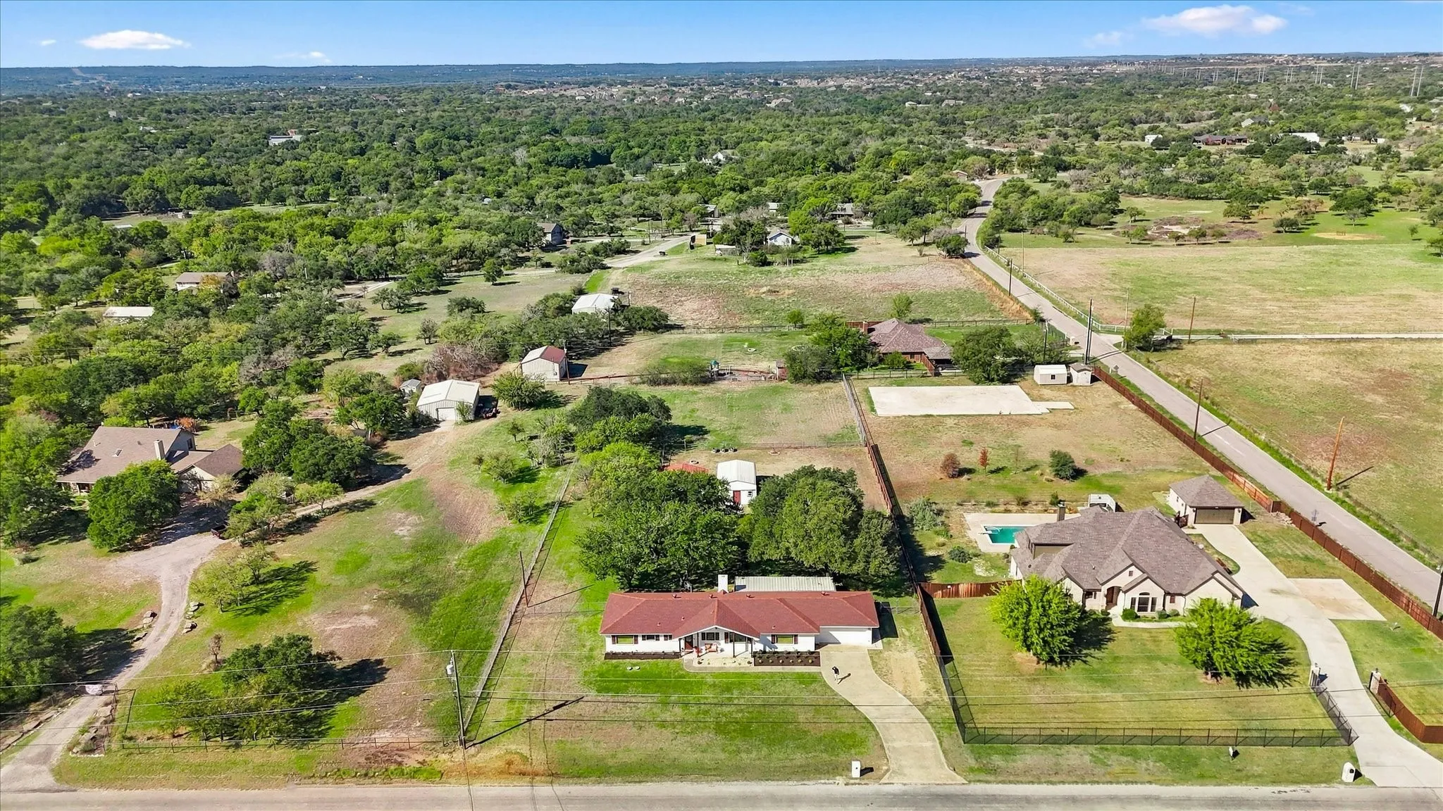 Single Family Residence For Sale in Parker County , 2004 Adams Lane S, Azle, Texas 76020, 2 Bedroom, 3 Bathroom, 2 Garage spaces, 1,846 Sqft, built in 1977, mls#21417373, Real Estate Agent in Azle, Homes For Sale in Parker county, Homes For Sale in Azle, Realtor in Azle Texas, Real Estate Brokerage Independent Realty Texas, Luminita Cordes Realtor