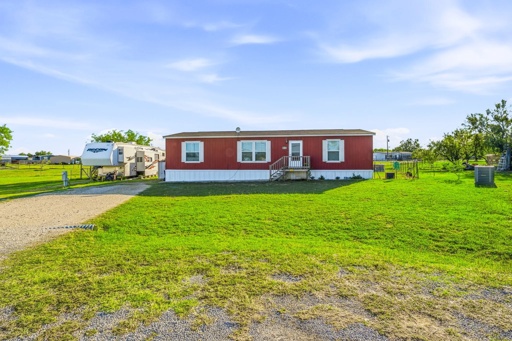 Manufactured Home For Sale in Erath County , 160 Buckskin Court, Stephenville, Texas 76401, 3 Bedroom, 2 Bathroom, Garage spaces, 1,456 Sqft, built in 2018, mls#21359104, Real Estate Agent in Stephenville, Homes For Sale in Erath county, Homes For Sale in Stephenville, Realtor in Stephenville Texas, Real Estate Brokerage Independent Realty Texas, Luminita Cordes Realtor