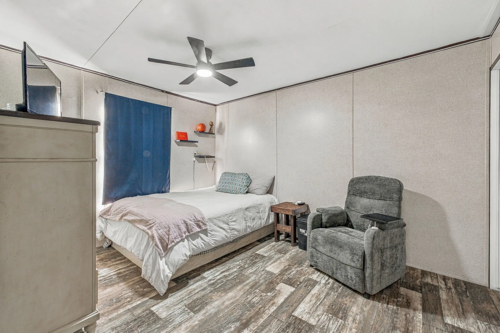 Manufactured Home For Sale in Erath County , 160 Buckskin Court, Stephenville, Texas 76401, 3 Bedroom, 2 Bathroom, Garage spaces, 1,456 Sqft, built in 2018, mls#21359104, Real Estate Agent in Stephenville, Homes For Sale in Erath county, Homes For Sale in Stephenville, Realtor in Stephenville Texas, Real Estate Brokerage Independent Realty Texas, Luminita Cordes Realtor