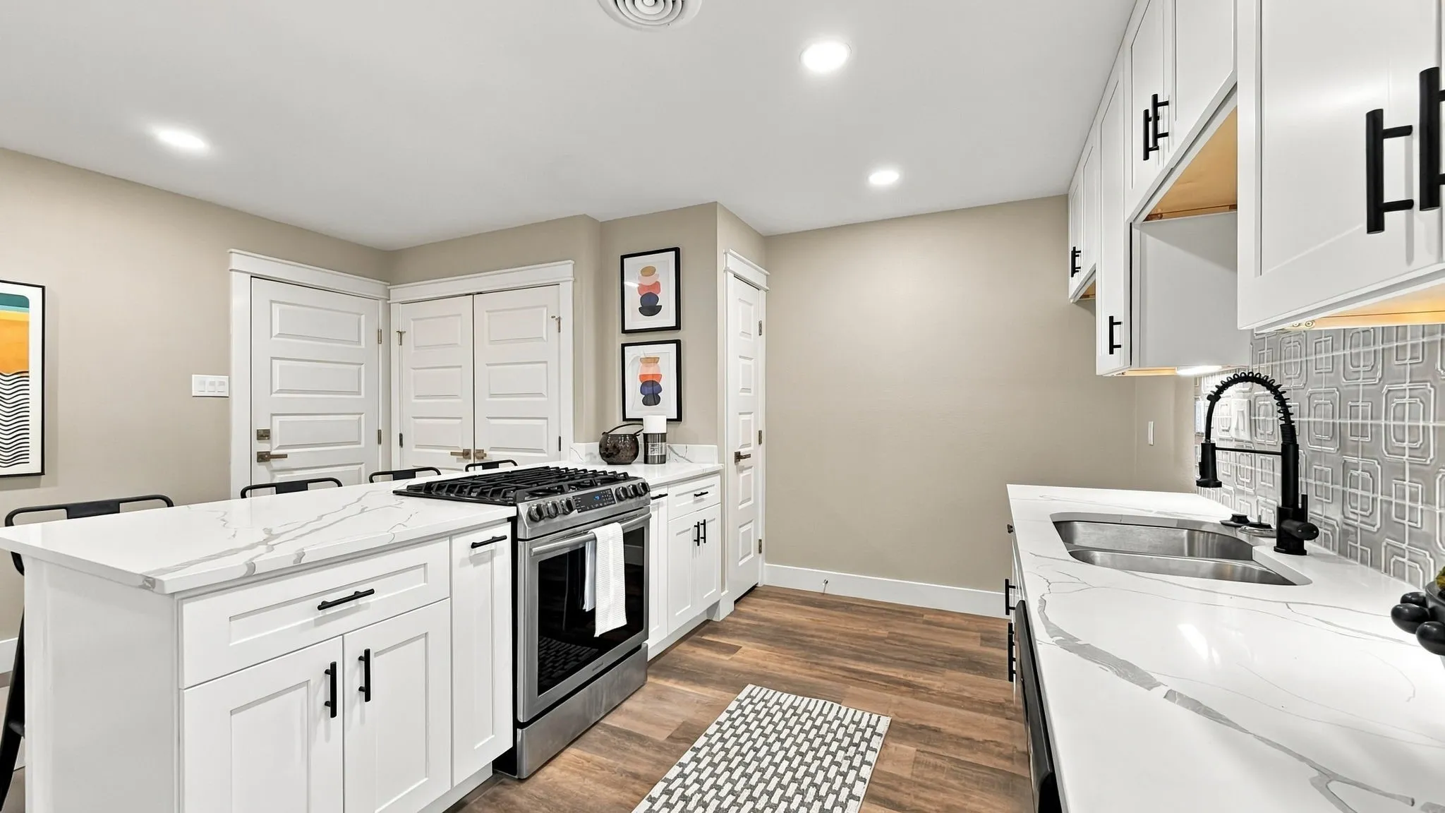 Single Family Residence For Sale in Tarrant County , 4732 Burgess Drive, Fort Worth, Texas 76132, 3 Bedroom, 2 Bathroom, 2 Garage spaces, 1,225 Sqft, built in 1959, mls#21415939, Real Estate Agent in Fort Worth, Homes For Sale in Tarrant county, Homes For Sale in Fort Worth, Realtor in Fort Worth Texas, Real Estate Brokerage Independent Realty Texas, Luminita Cordes Realtor