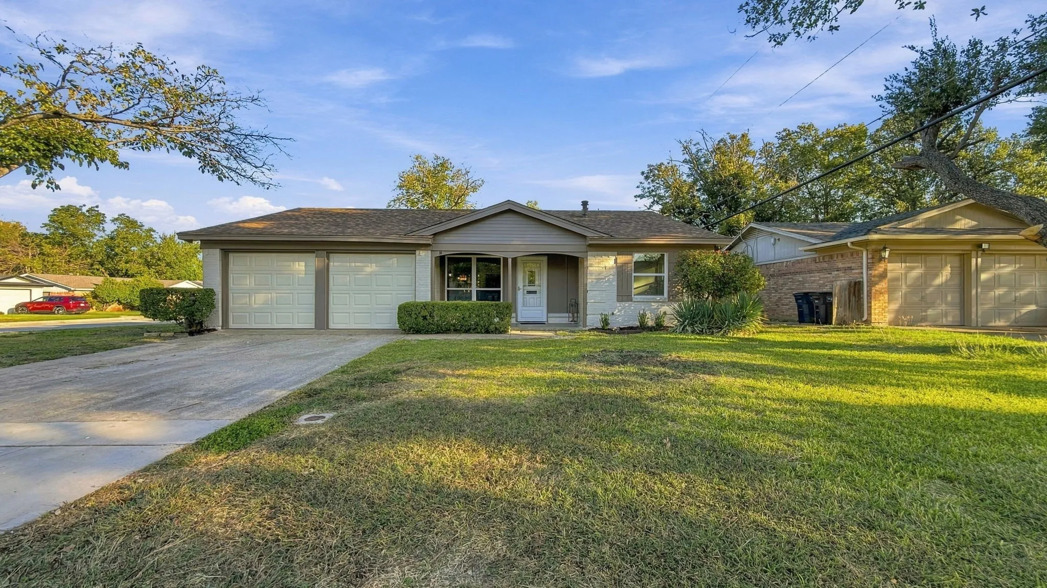 Single Family Residence For Sale in Tarrant County , 4732 Burgess Drive, Fort Worth, Texas 76132, 3 Bedroom, 2 Bathroom, 2 Garage spaces, 1,225 Sqft, built in 1959, mls#21415939, Real Estate Agent in Fort Worth, Homes For Sale in Tarrant county, Homes For Sale in Fort Worth, Realtor in Fort Worth Texas, Real Estate Brokerage Independent Realty Texas, Luminita Cordes Realtor