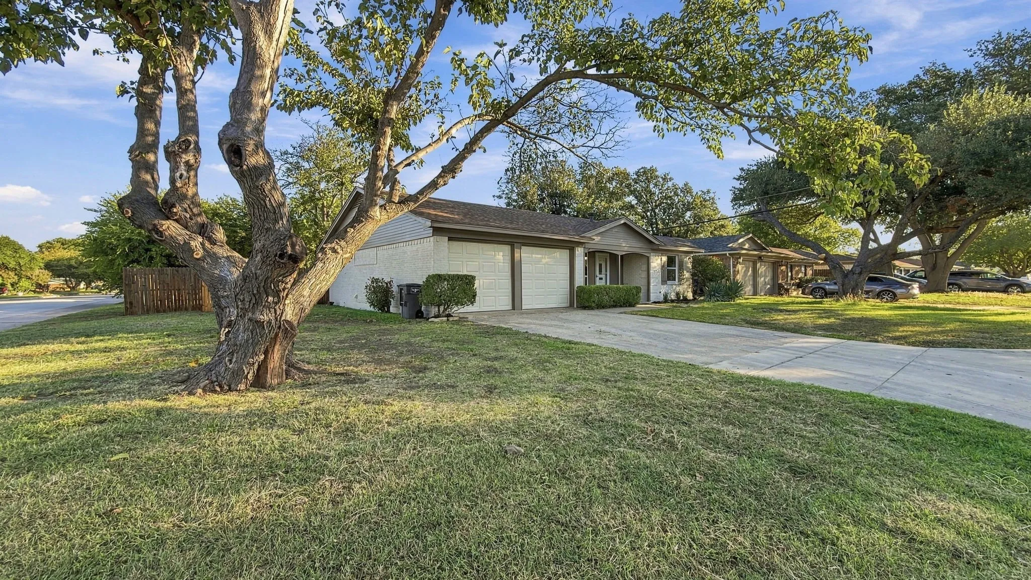 Single Family Residence For Sale in Tarrant County , 4732 Burgess Drive, Fort Worth, Texas 76132, 3 Bedroom, 2 Bathroom, 2 Garage spaces, 1,225 Sqft, built in 1959, mls#21415939, Real Estate Agent in Fort Worth, Homes For Sale in Tarrant county, Homes For Sale in Fort Worth, Realtor in Fort Worth Texas, Real Estate Brokerage Independent Realty Texas, Luminita Cordes Realtor