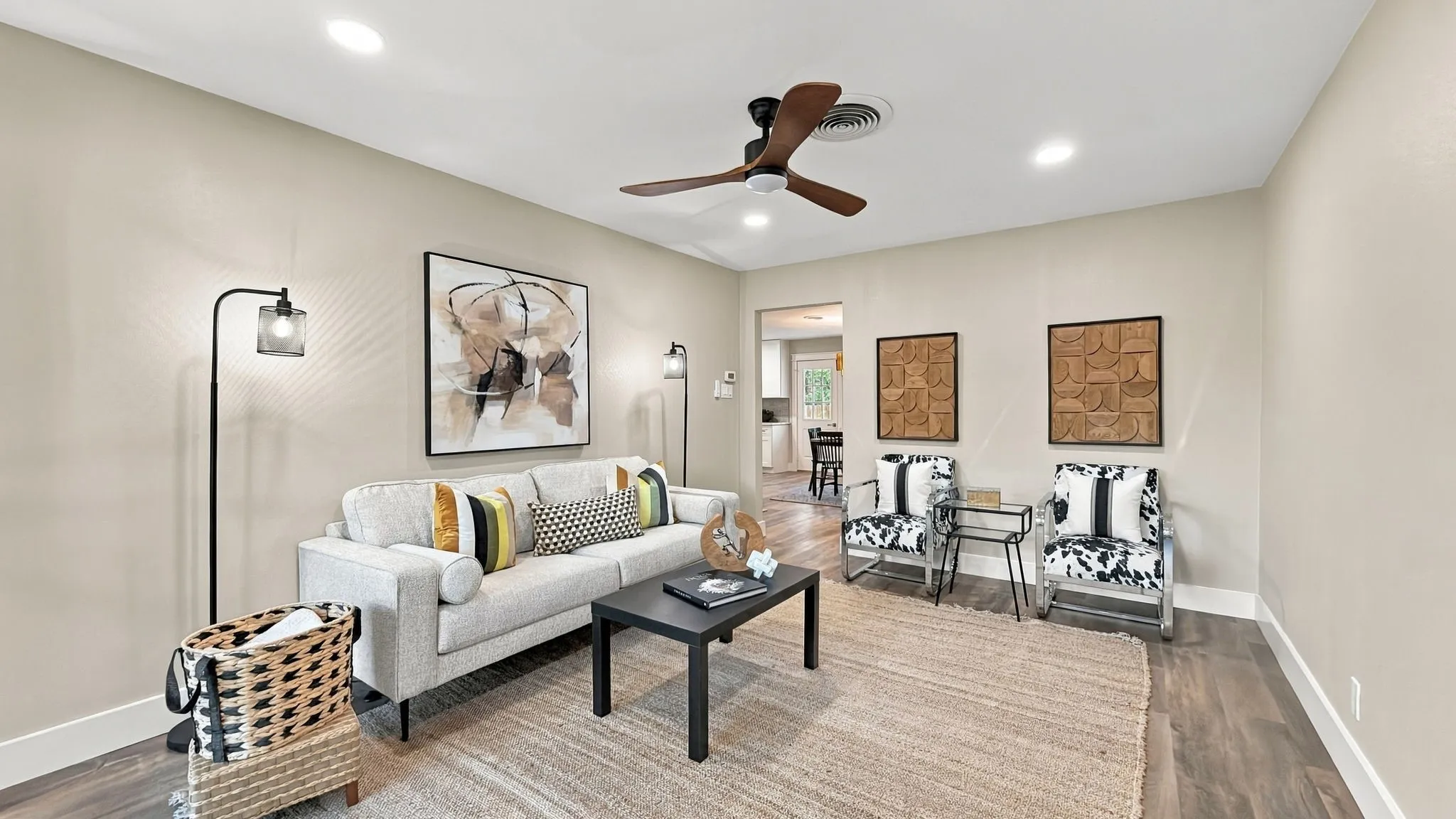 Single Family Residence For Sale in Tarrant County , 4732 Burgess Drive, Fort Worth, Texas 76132, 3 Bedroom, 2 Bathroom, 2 Garage spaces, 1,225 Sqft, built in 1959, mls#21415939, Real Estate Agent in Fort Worth, Homes For Sale in Tarrant county, Homes For Sale in Fort Worth, Realtor in Fort Worth Texas, Real Estate Brokerage Independent Realty Texas, Luminita Cordes Realtor