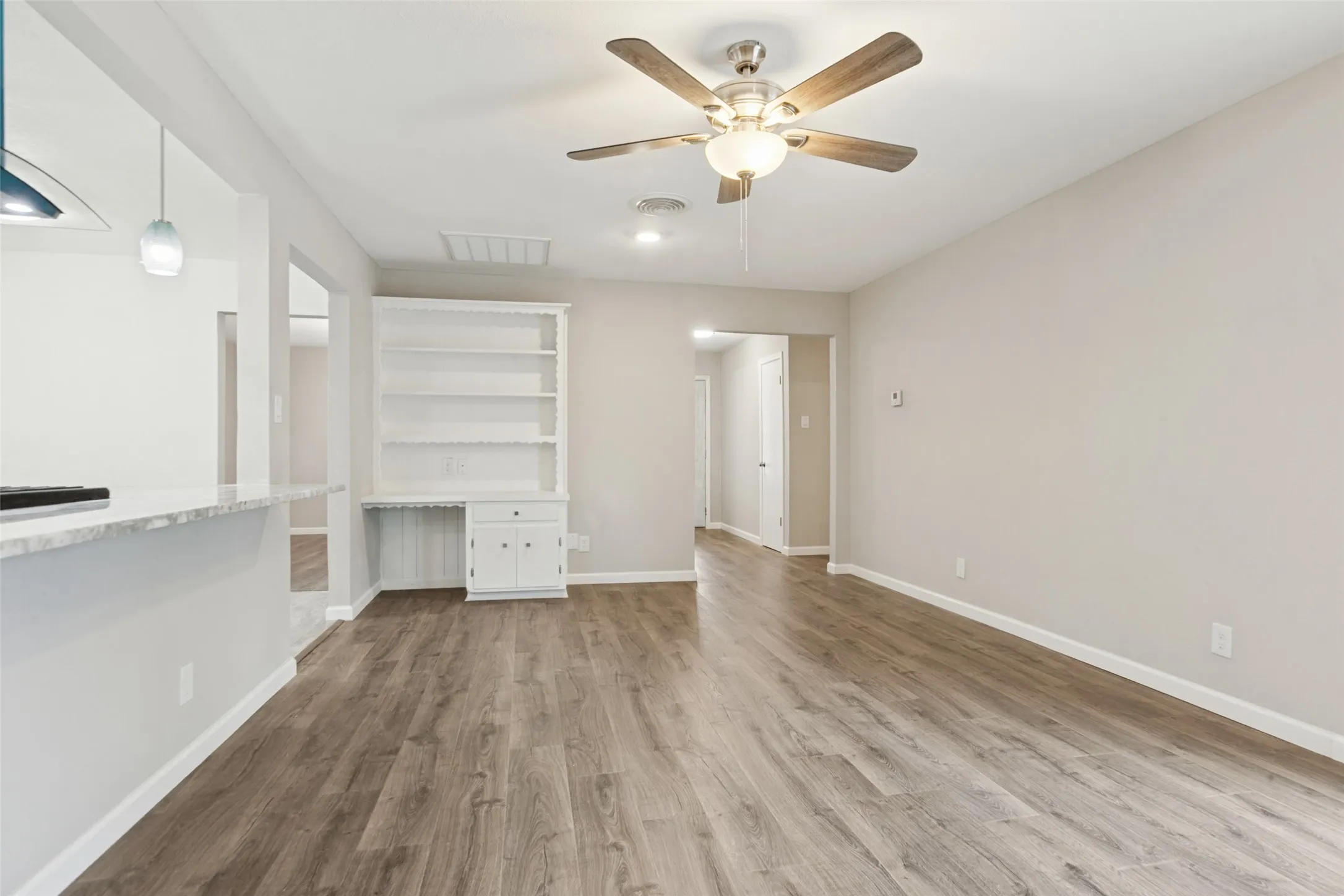 Single Family Residence For Sale in Dallas County , 1116 Atlanta Circle, Garland, Texas 75041, 3 Bedroom, 2 Bathroom, 2 Garage spaces, 1,626 Sqft, built in 1963, mls#21418109, Real Estate Agent in Garland, Homes For Sale in Dallas county, Homes For Sale in Garland, Realtor in Garland Texas, Real Estate Brokerage Independent Realty Texas, Luminita Cordes Realtor